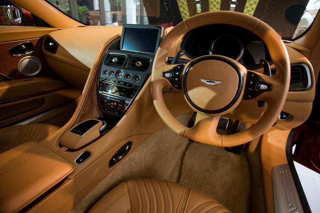 AM DB 11