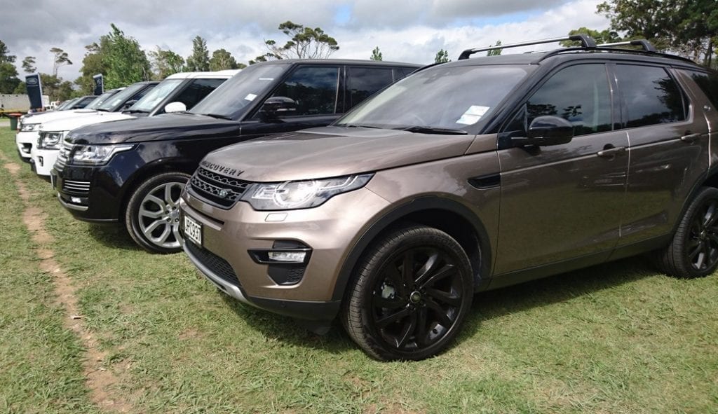 land-rover-discovery-sport-group