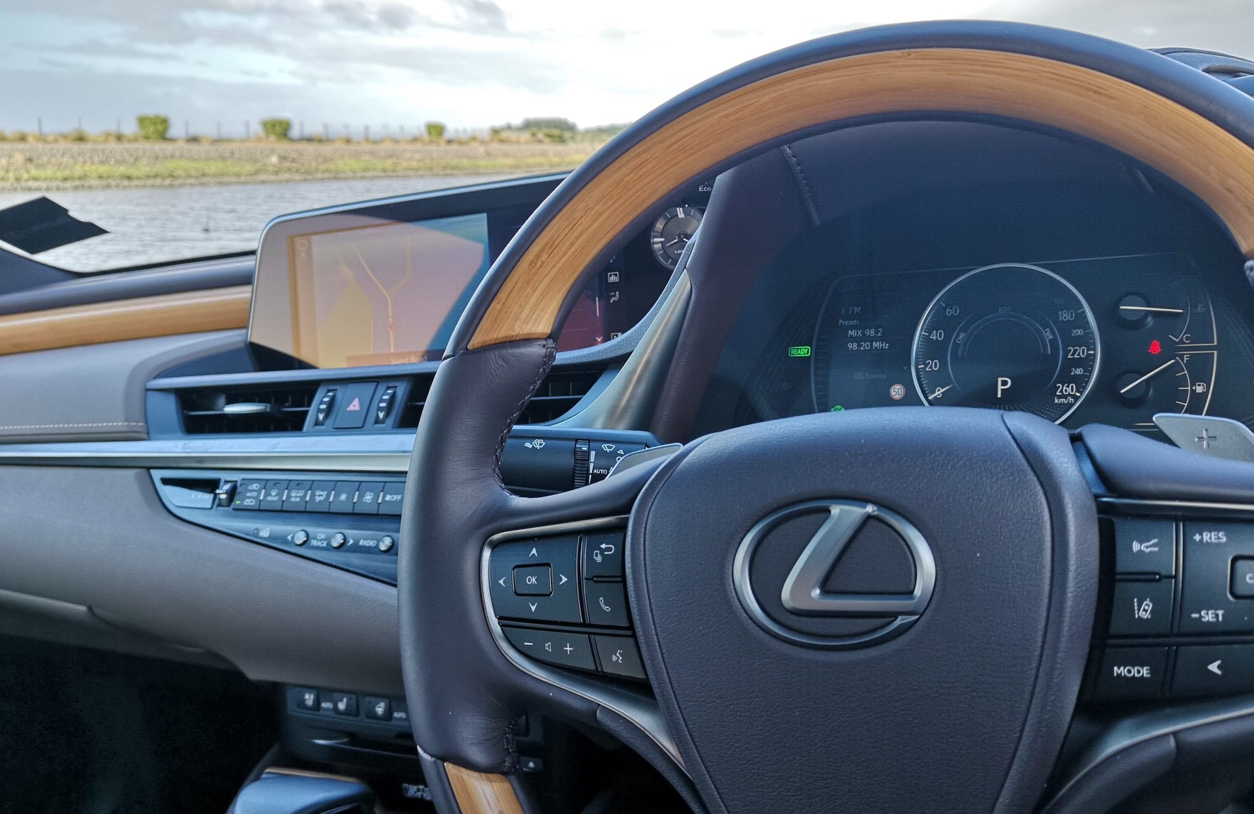 Lexus ES 300h review New Zealand
