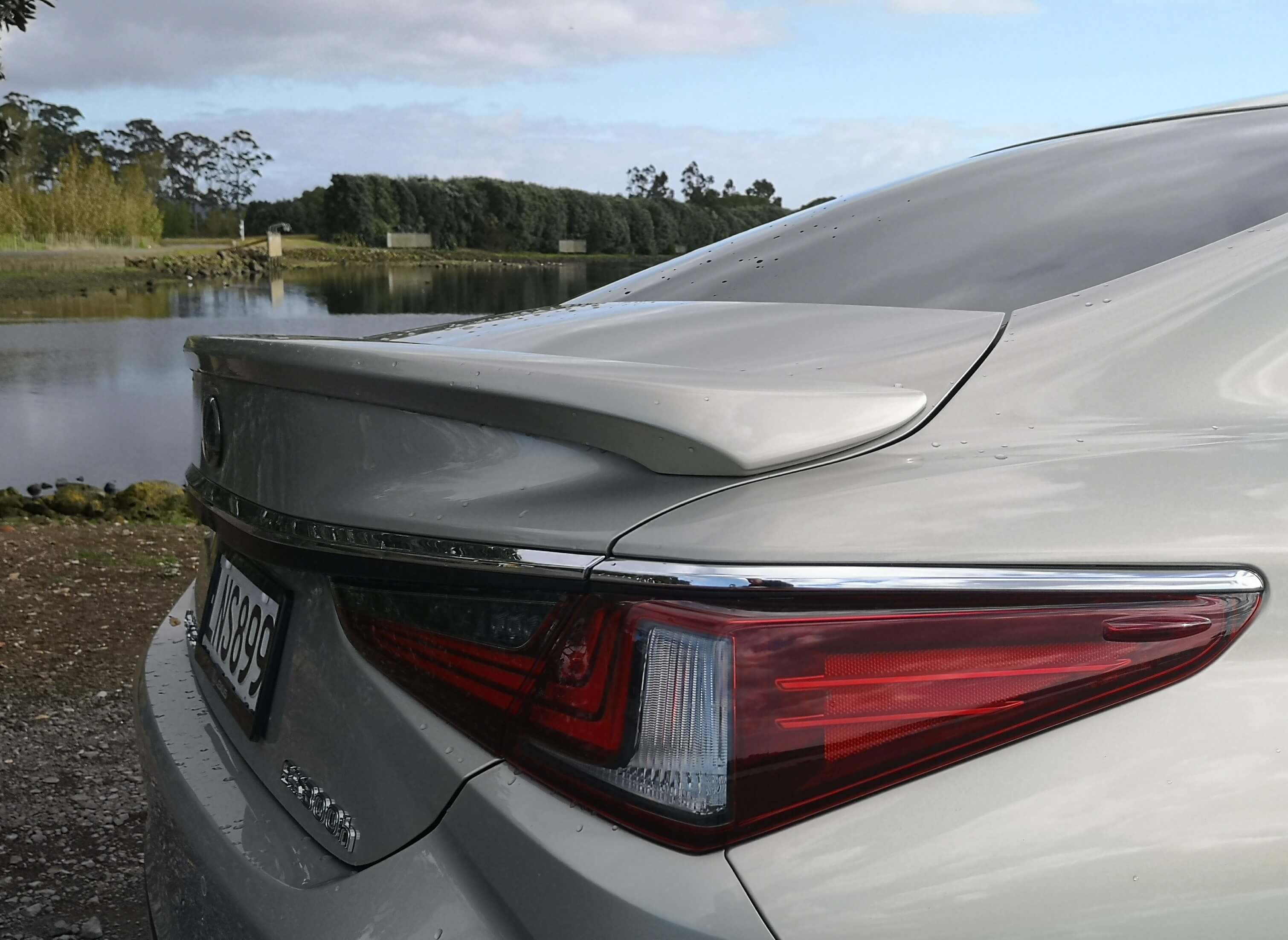 Lexus ES 300h review New Zealand