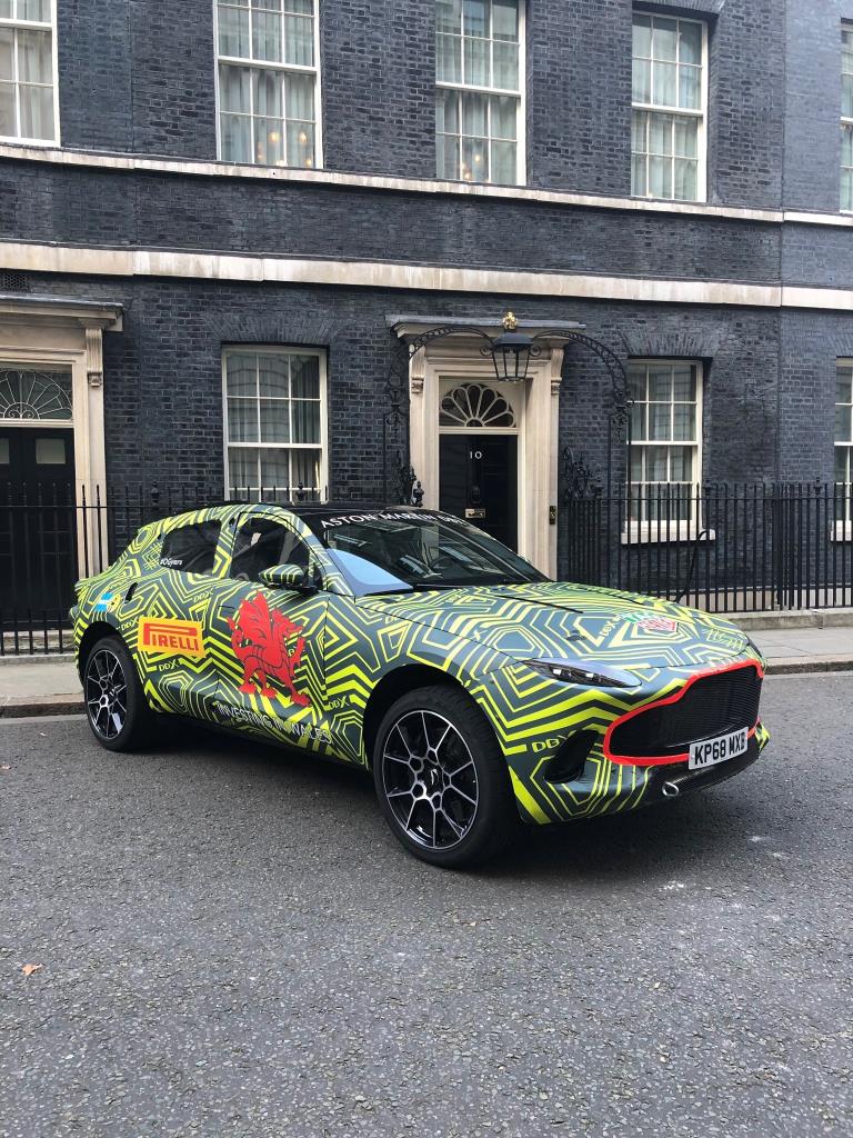 Aston Martin DBX