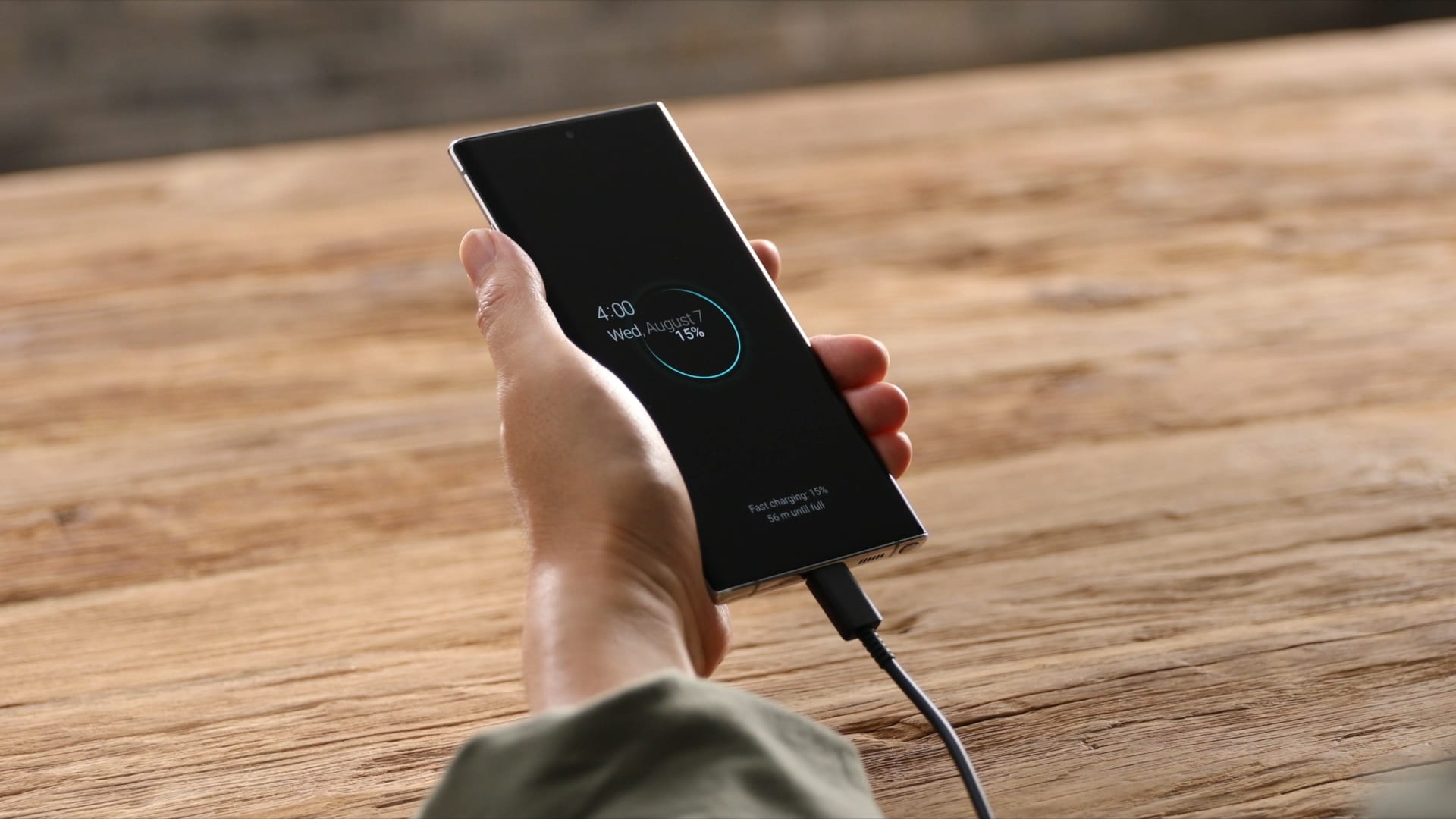 Samsung Galaxy Note 10+ fast charging and lock screen display. Image: Samsung Press Global