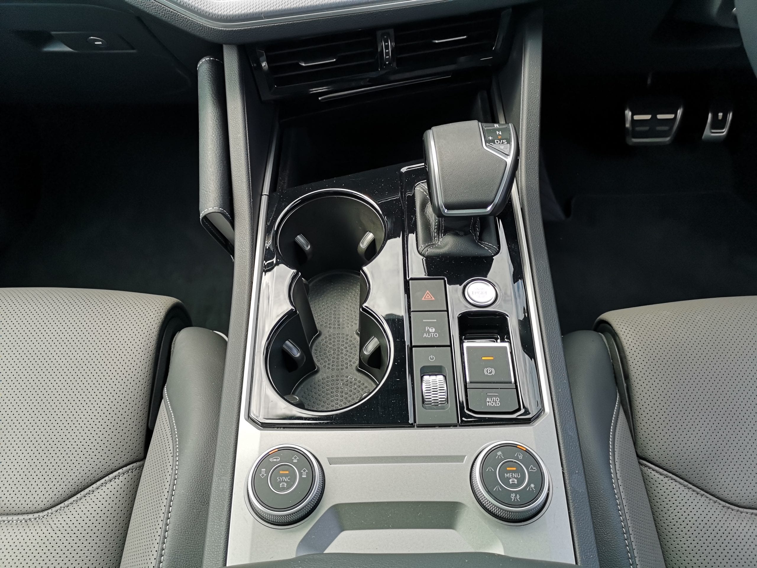 VW Touareg V8 R-line review NZ