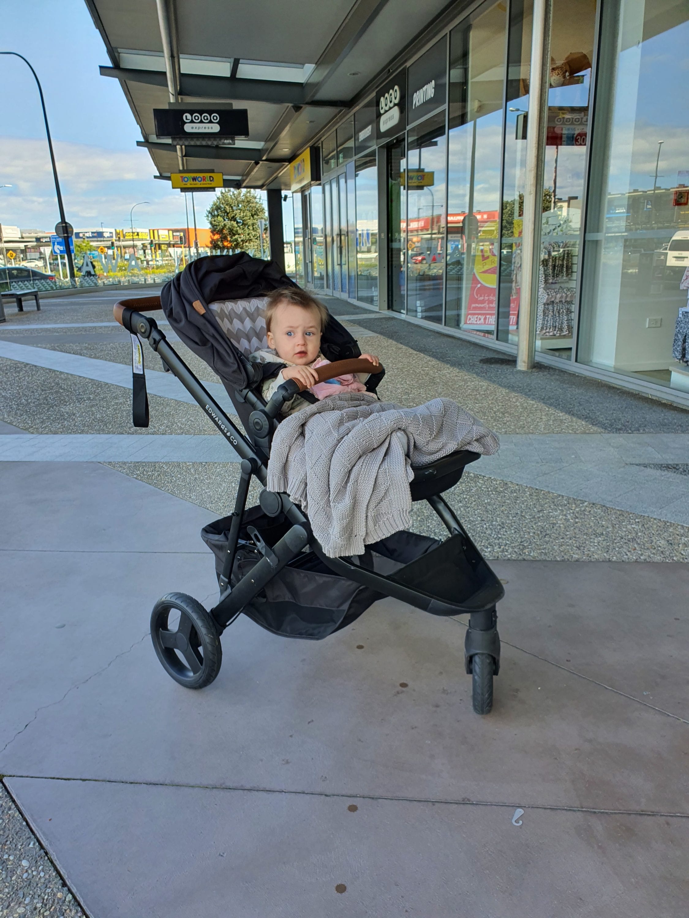 Edwards & Co Oscar MX pram review