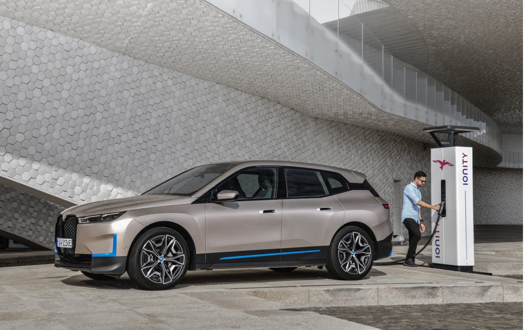 BMW iX