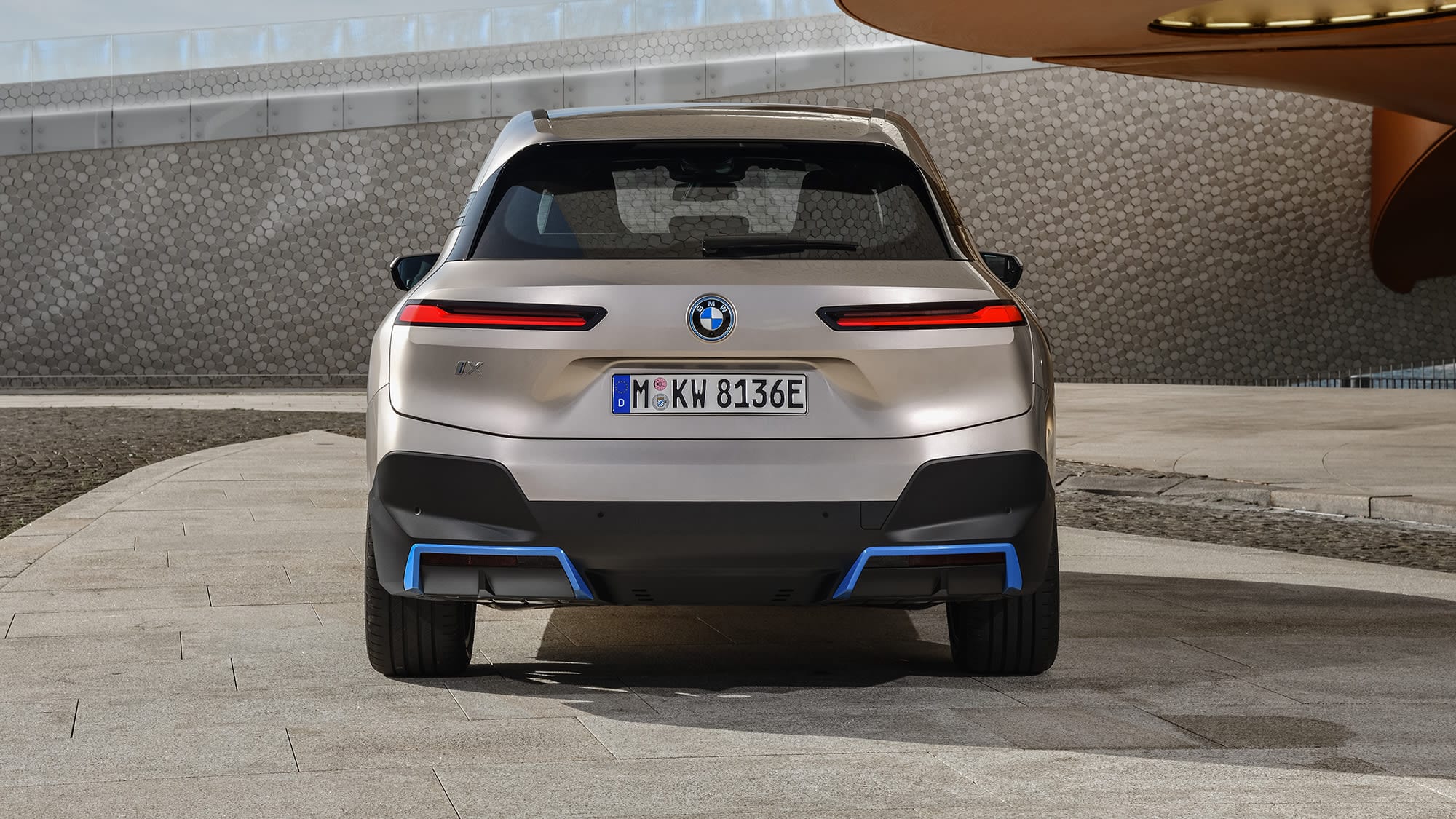 BMW iX