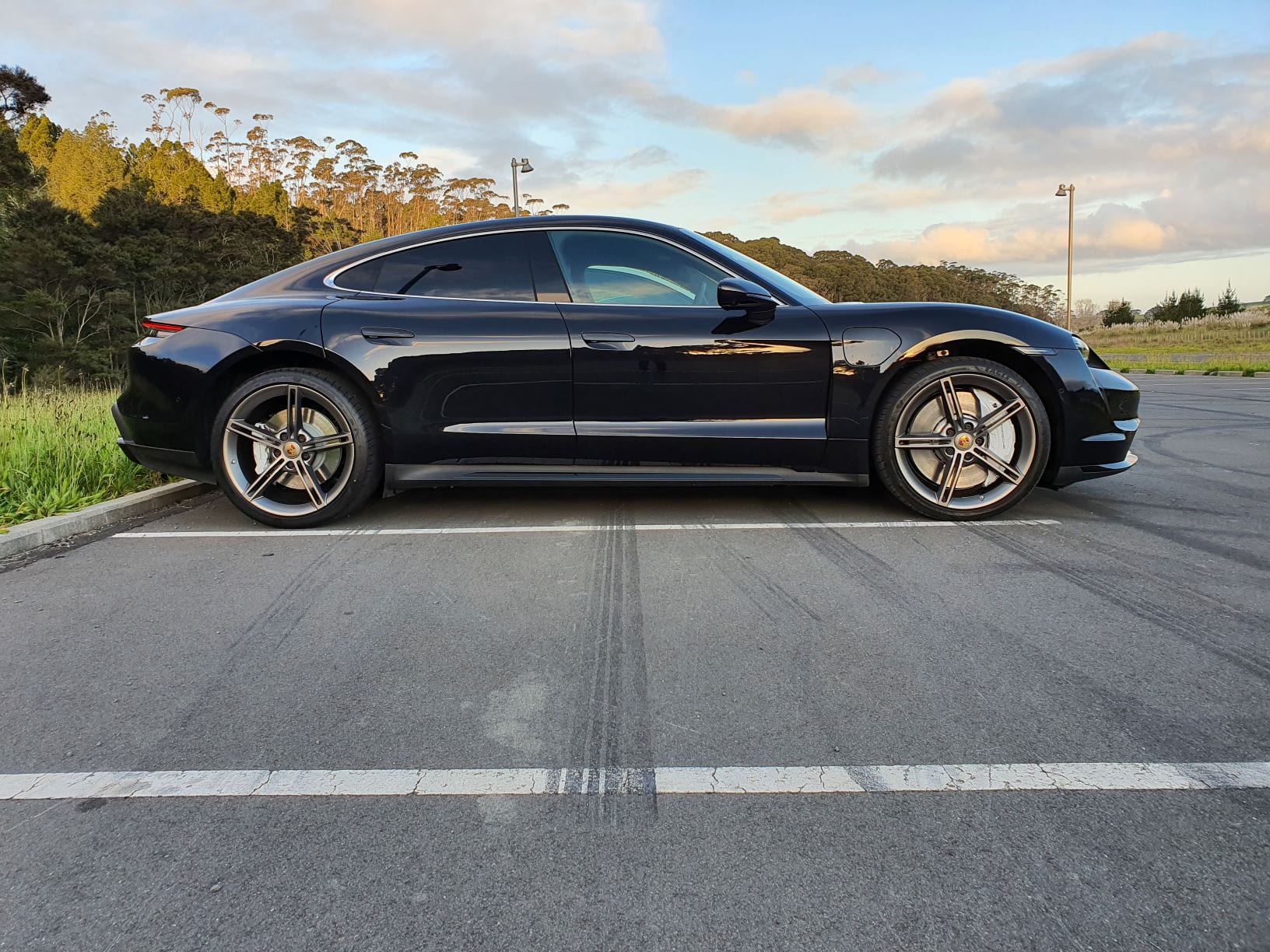 Side profile of the Porsche Taycan