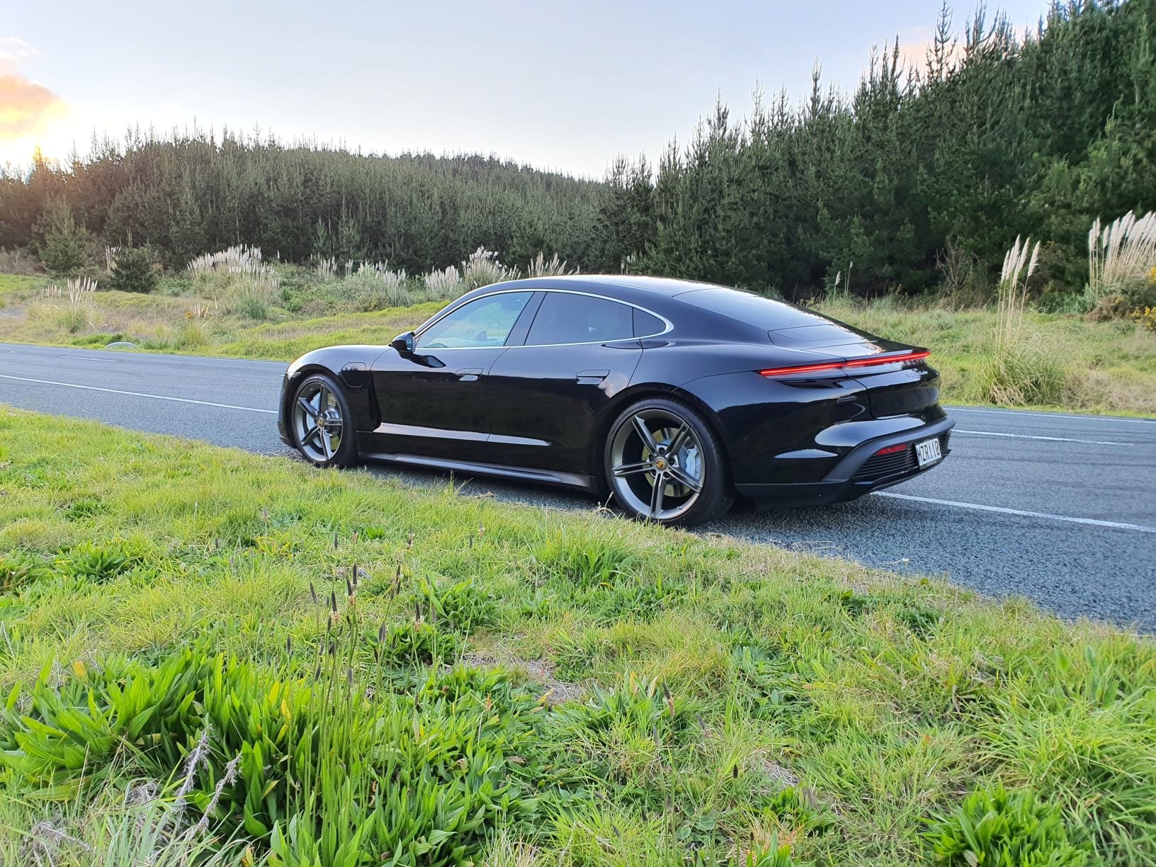 The silhouette of the Porsche Taycan Turbo