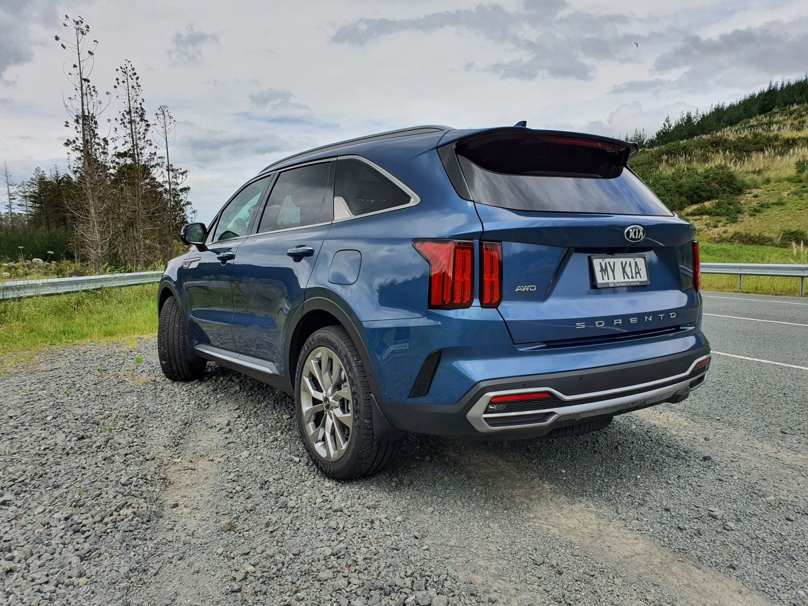 A rear view of the Kia Sorento
