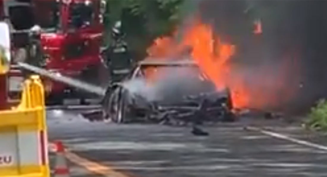 Ferrari F40 on fire
