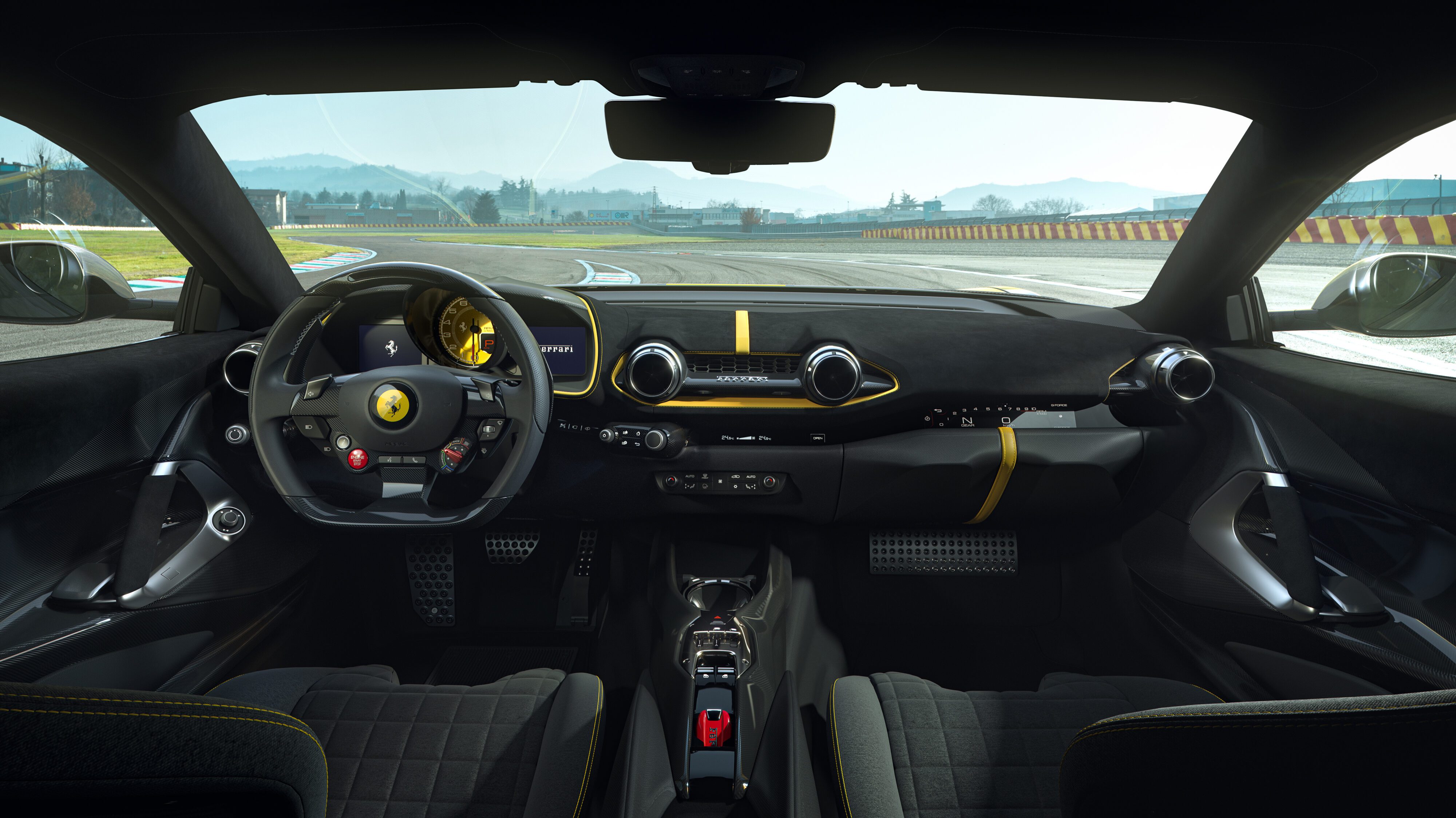 Ferrari 812 Competizione e 812 Competizione A