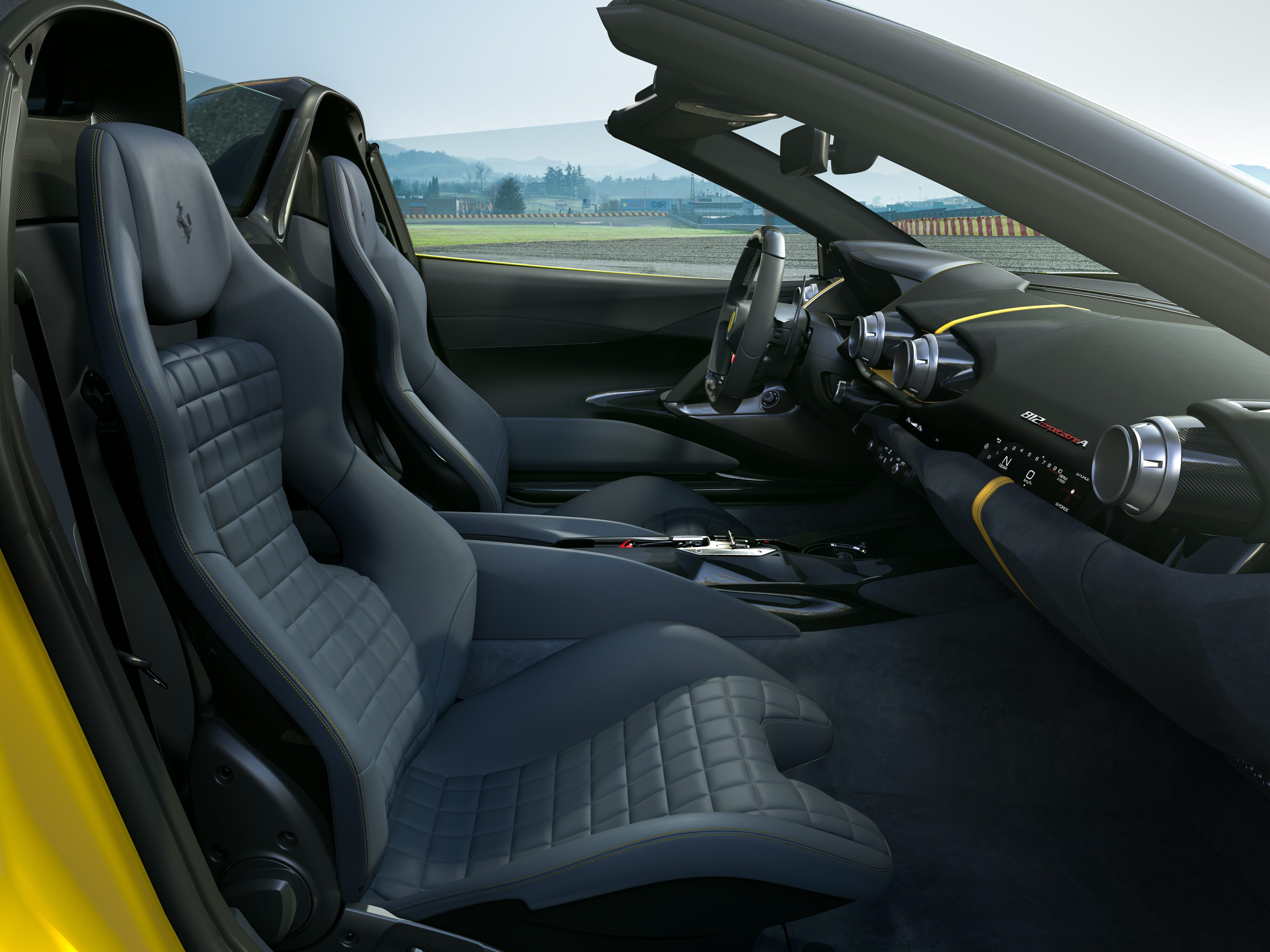 Ferrari 812 Competizione e 812 Competizione A