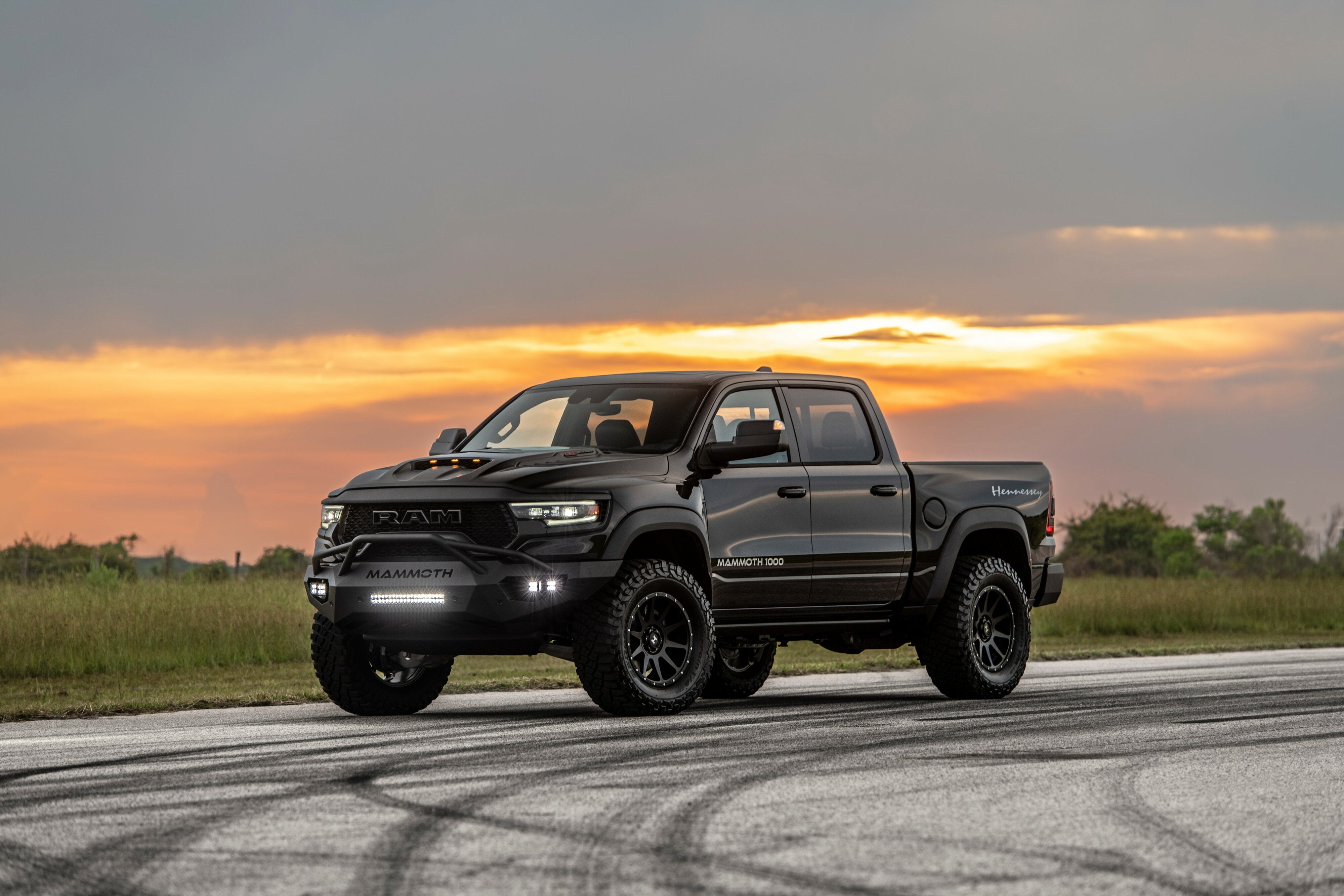 Hennessey MAMMOTH 1000 TRX