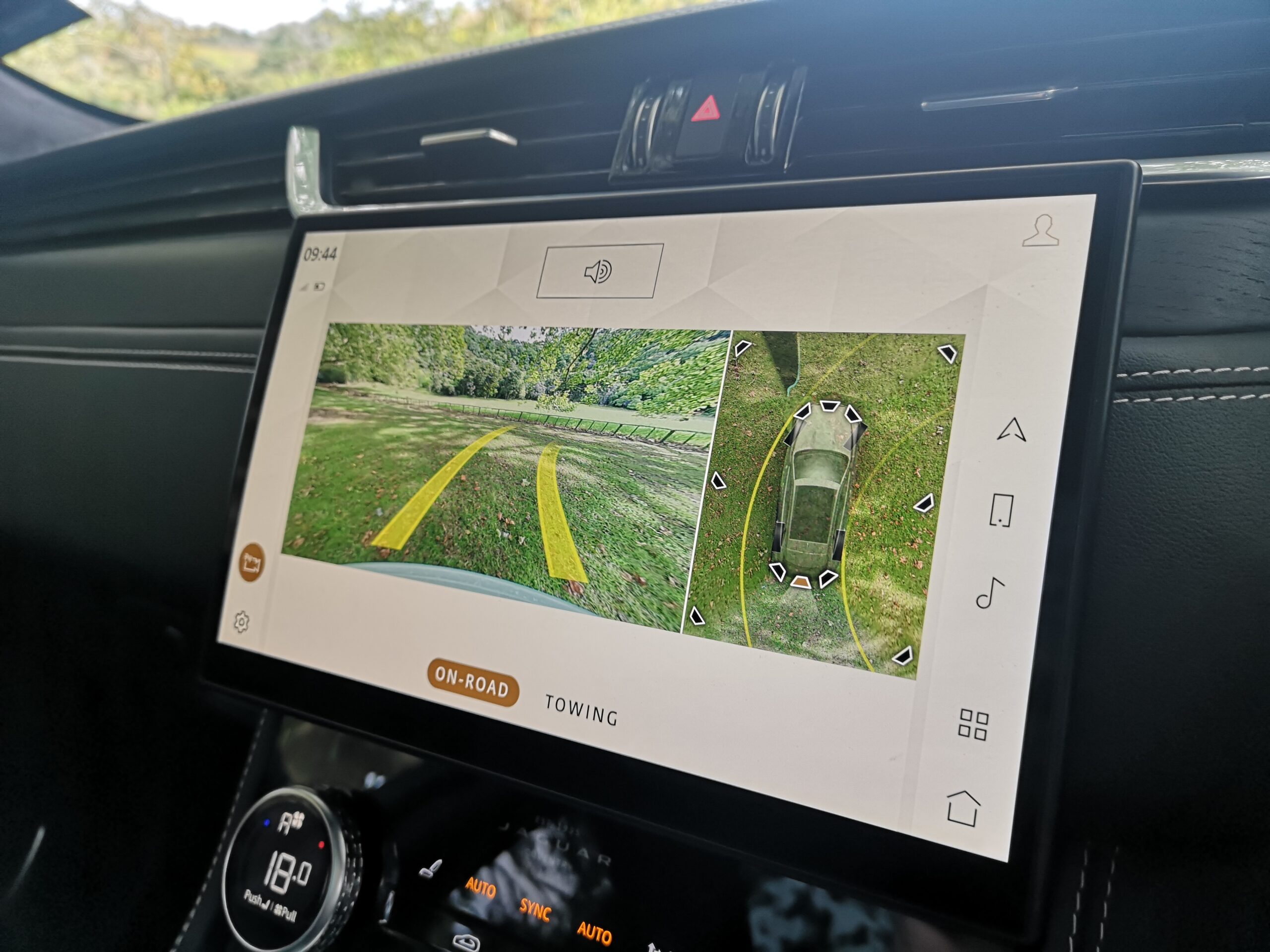 Jaguar Screen