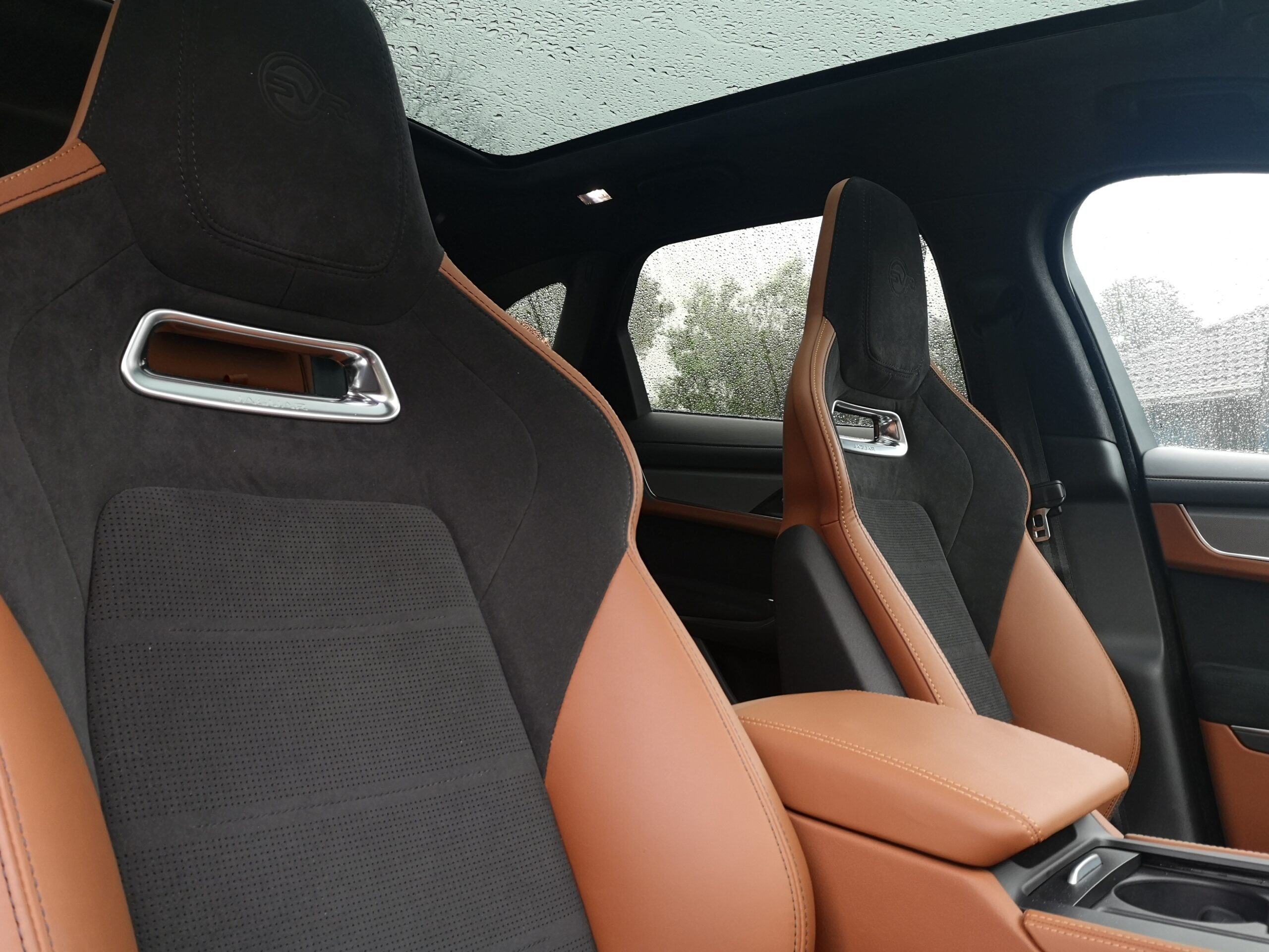 Jaguar F-PACE Bucket seats
