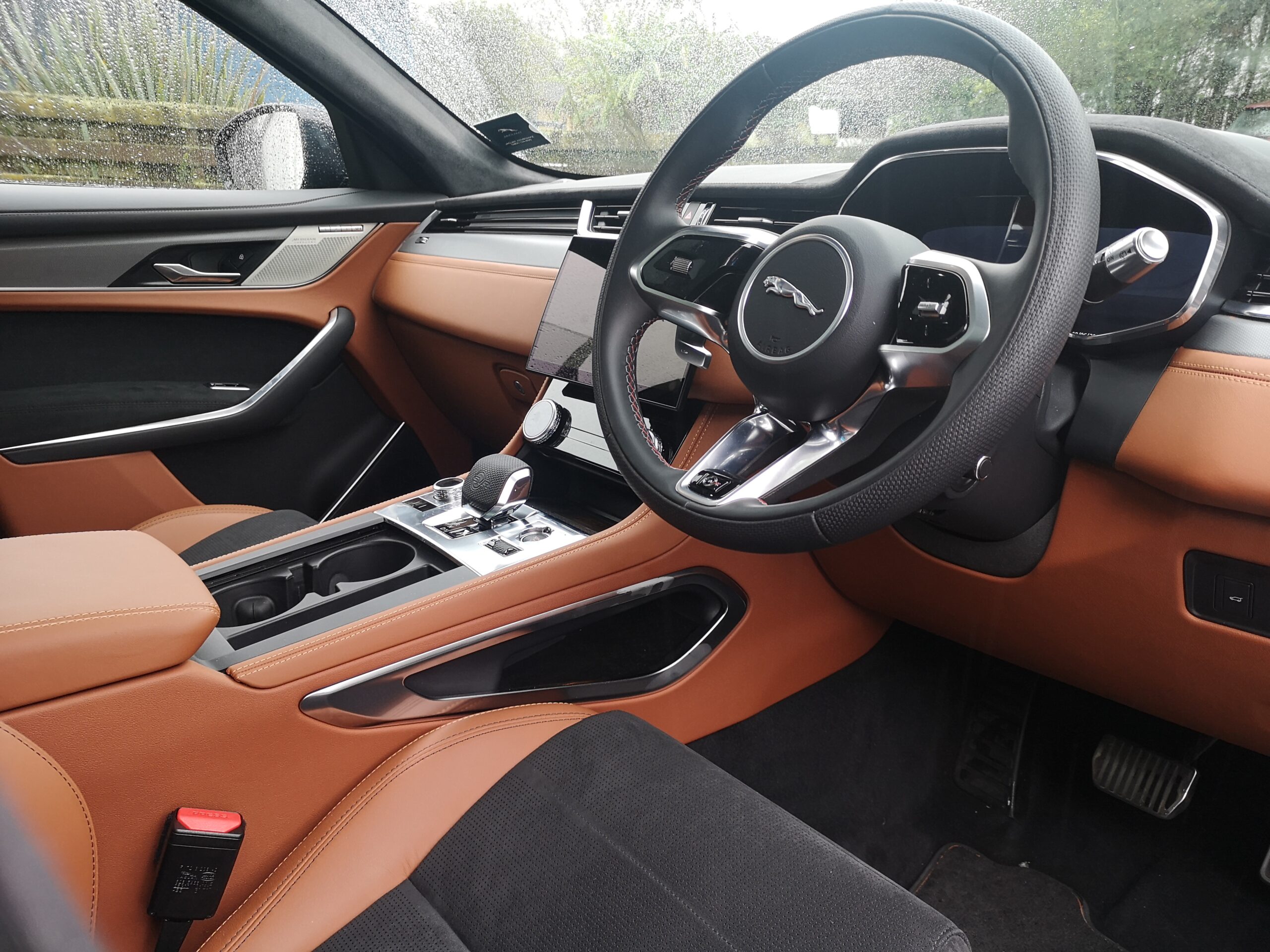 F-Pace SVR interior