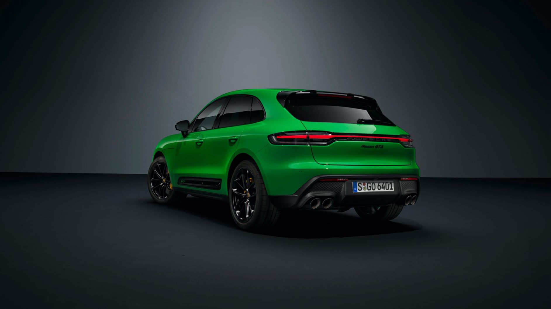 Rear three quarters of the 2022 Porsche Macan GTS