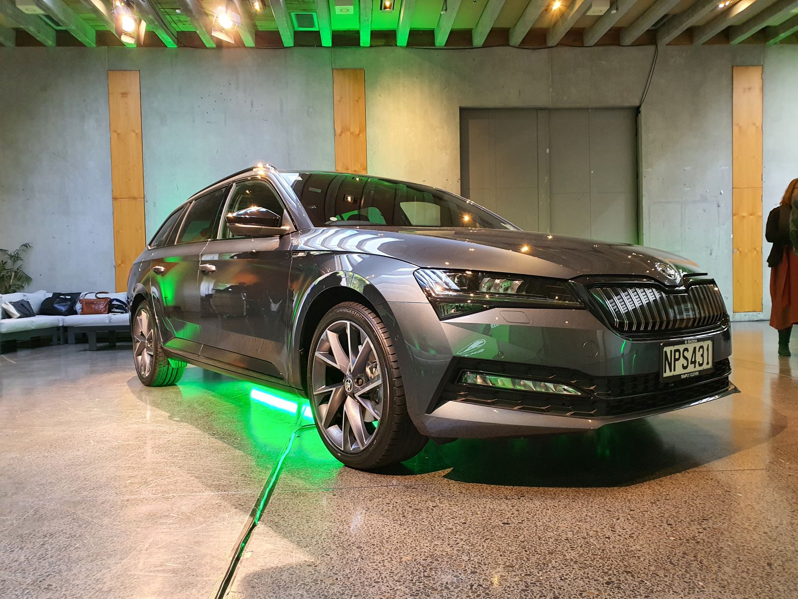 The Skoda Superb iV in grey