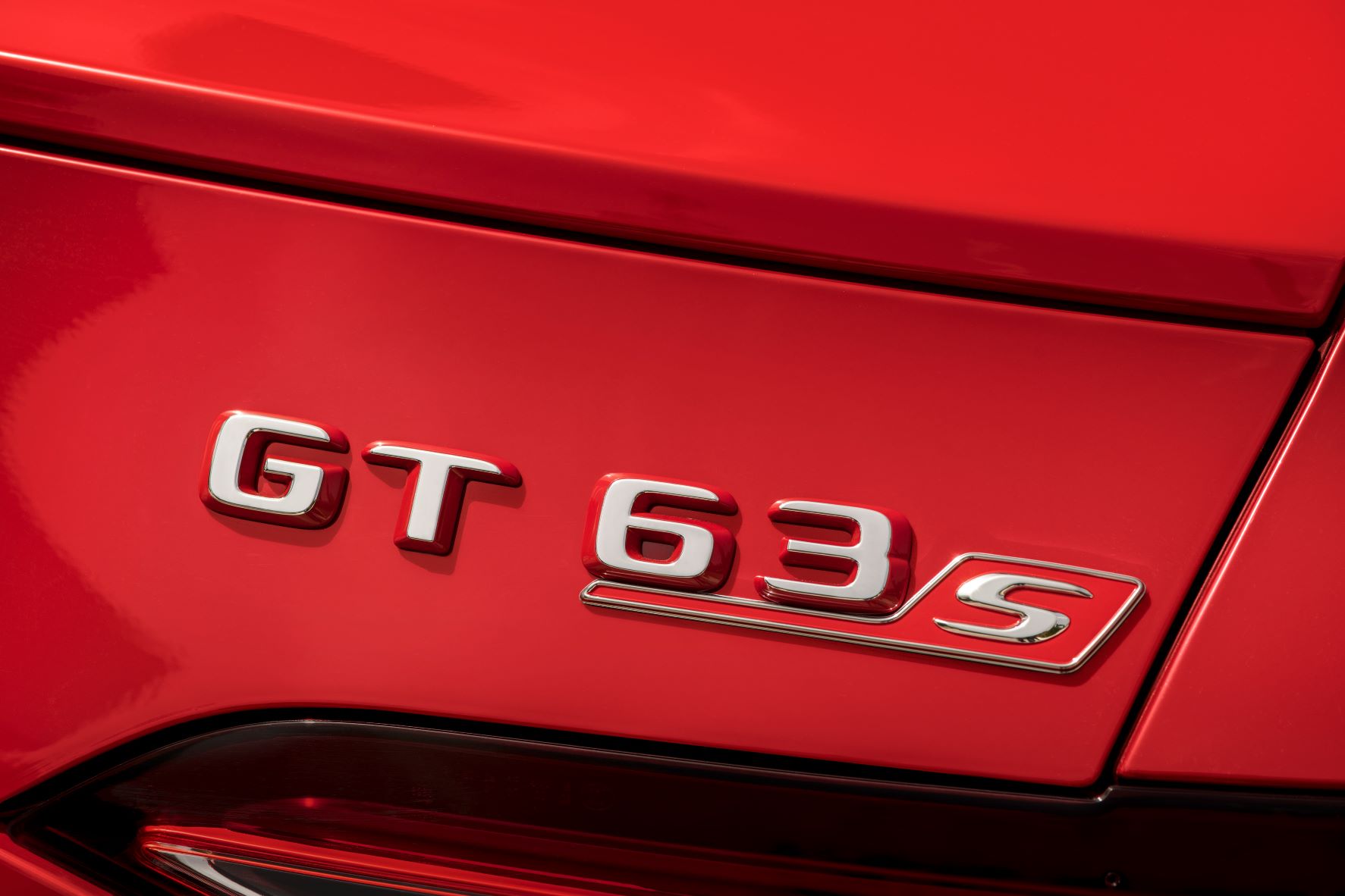 Badge of the Mercedes-AMG E Performance