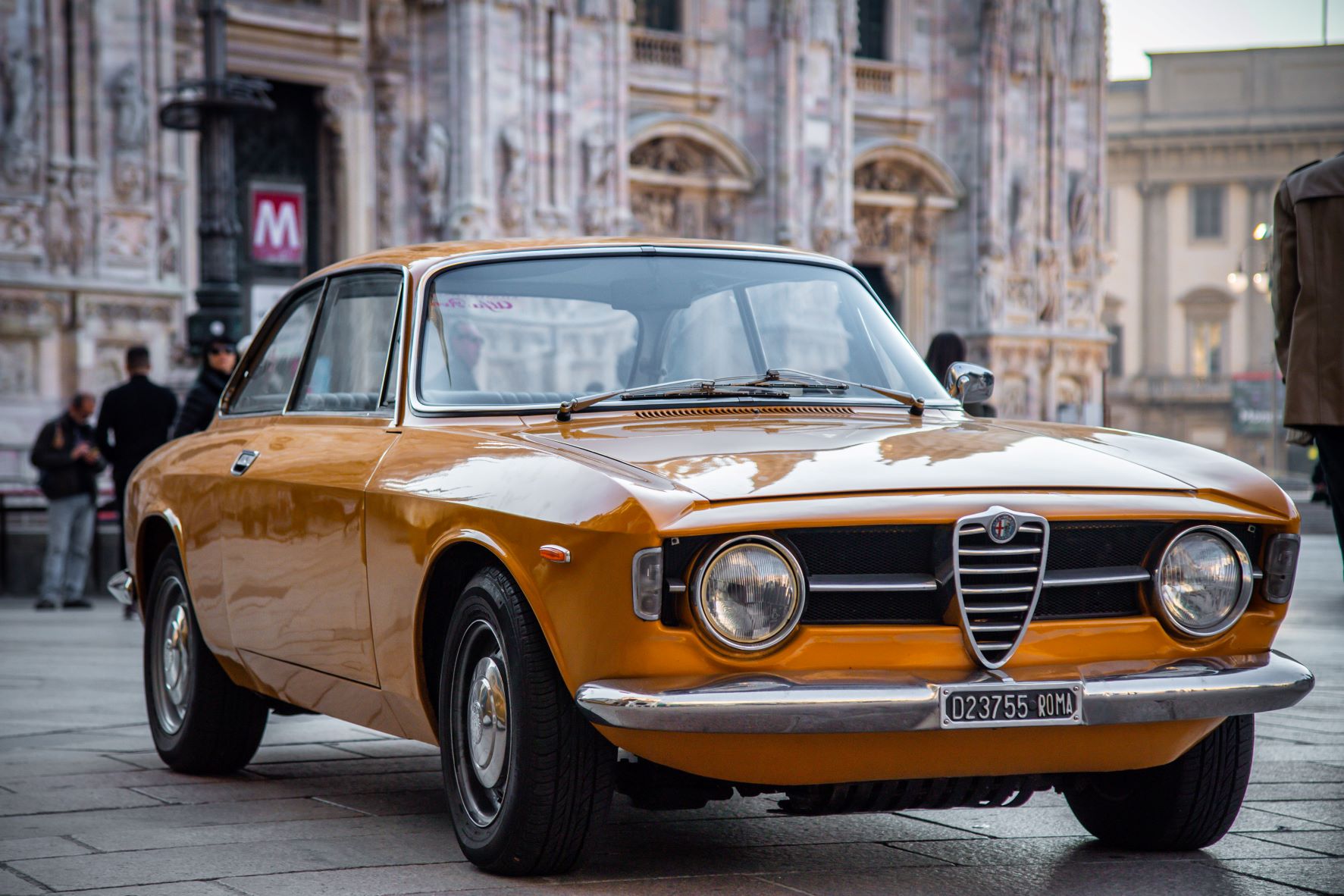 Alfa Romeo 1300 GT Junior in Lipari Ochre