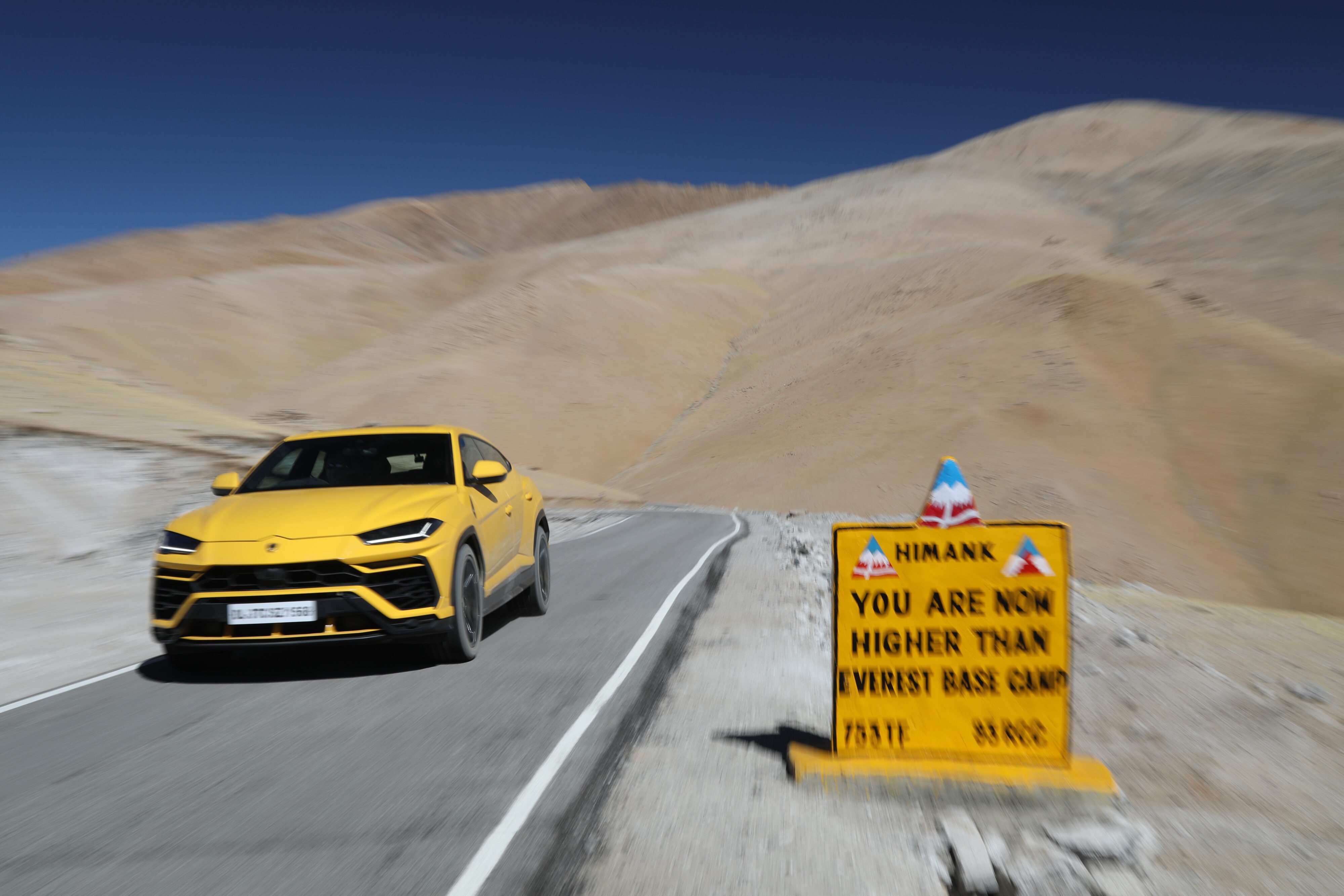 Lamborghini Urus on the Umling La Pass, India