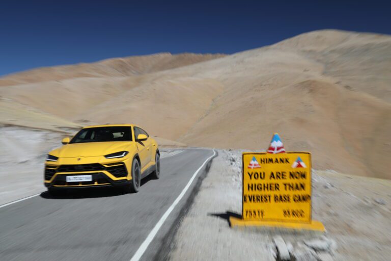 Lamborghini Urus on the Umling La Pass, India