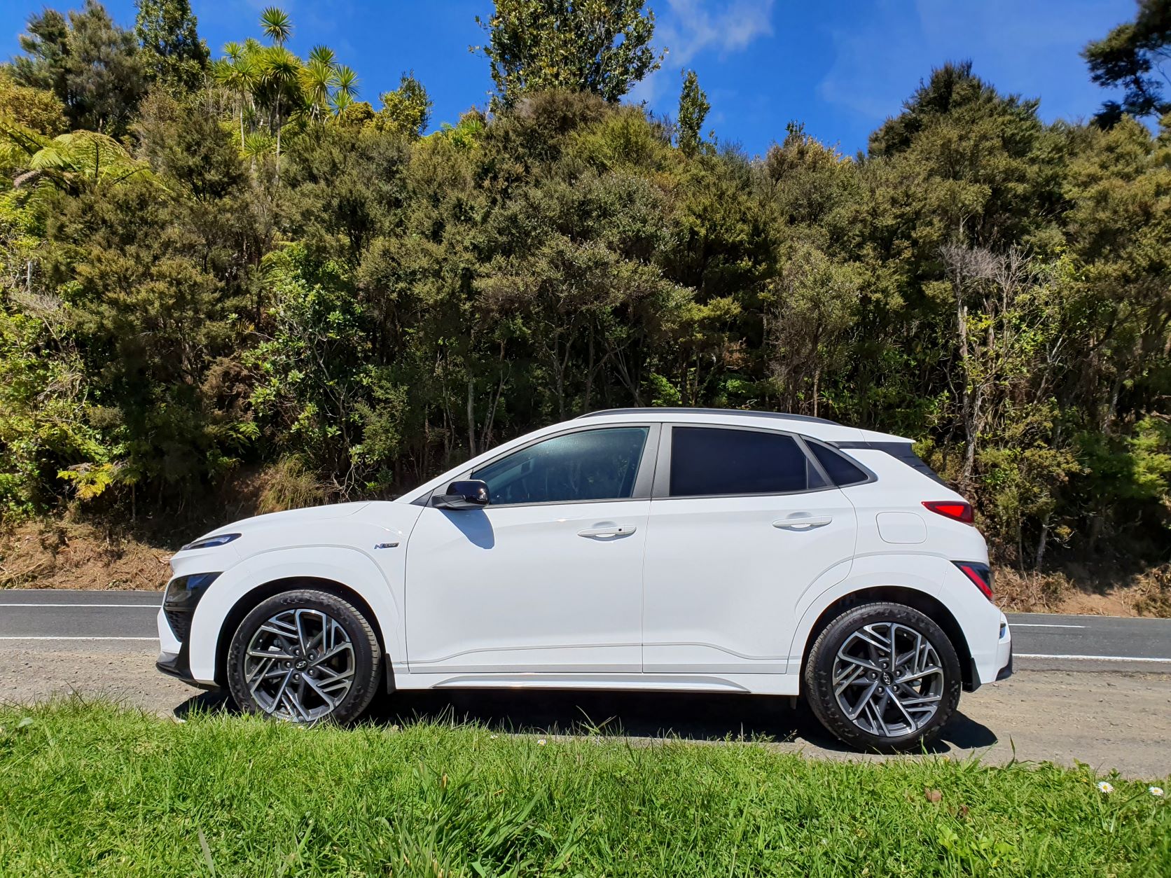 Side view of the 2021 Hyundai Kona N-Line