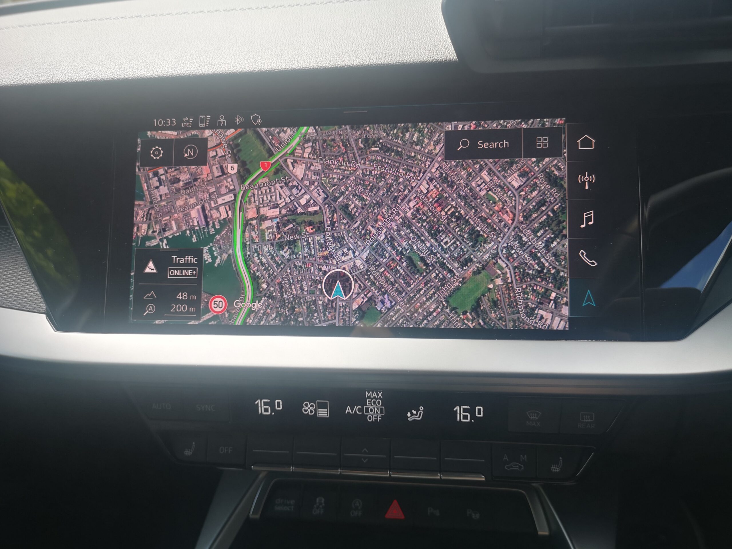 Infotainment screen