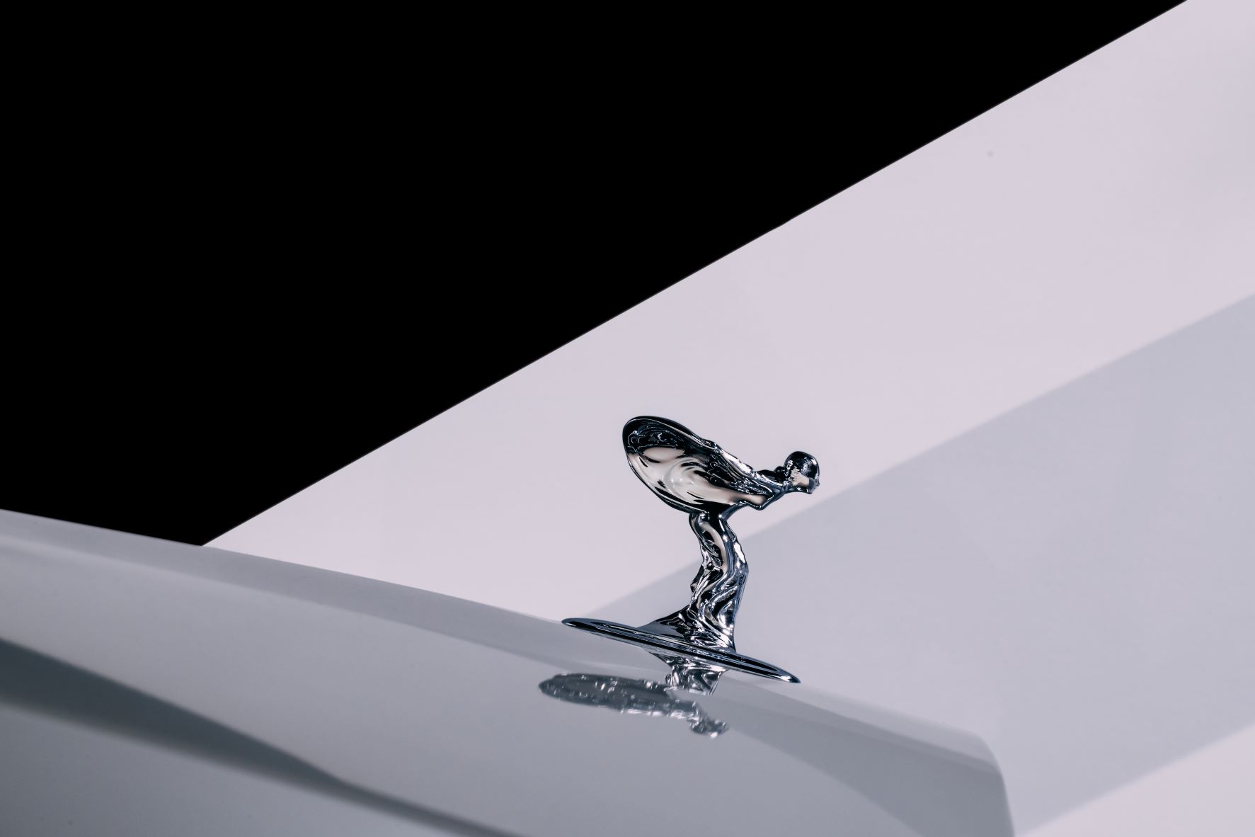 Rolls Royce's emblem