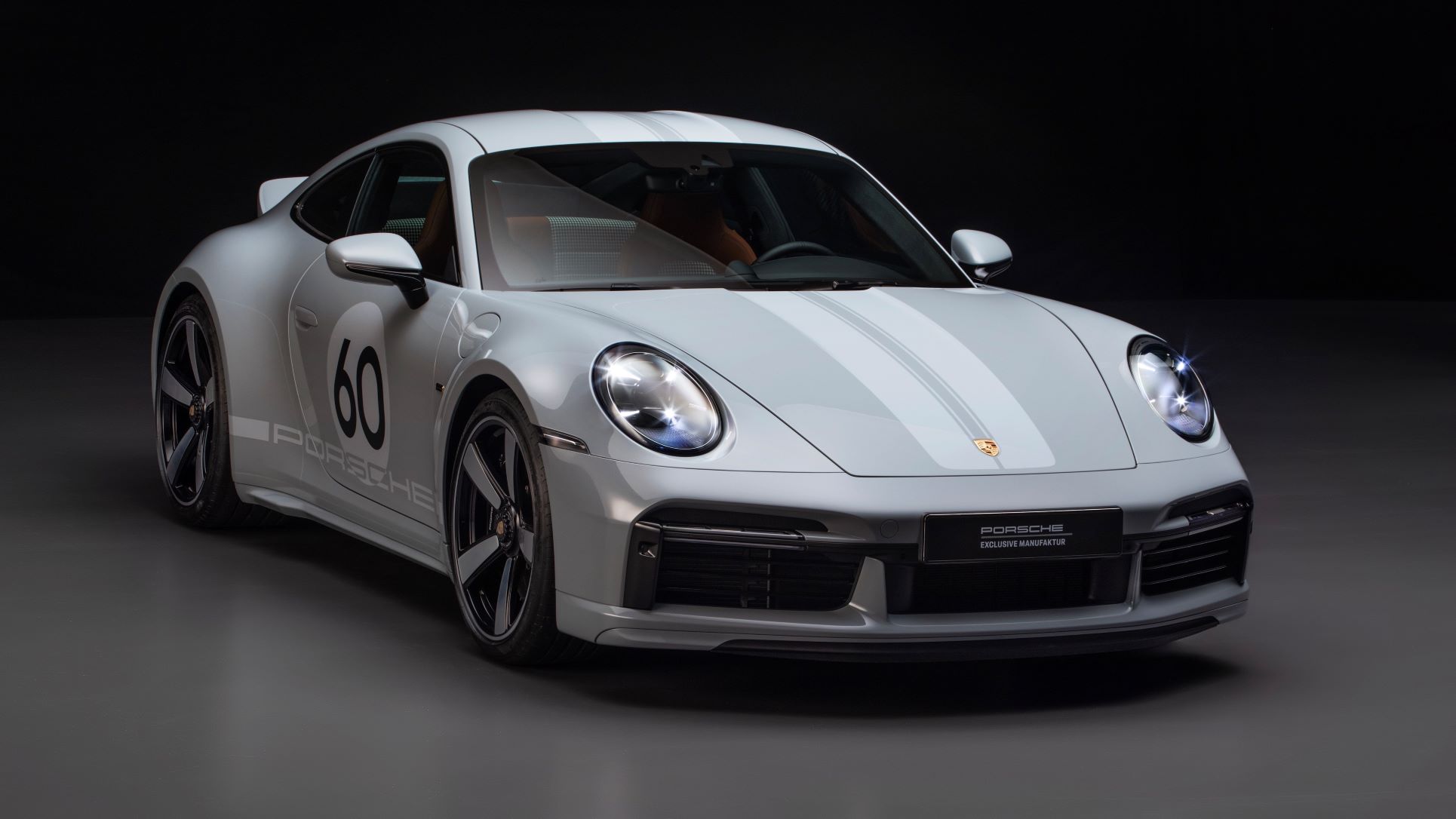 Front three quarters view of the new Porsche 911 Sport Classic