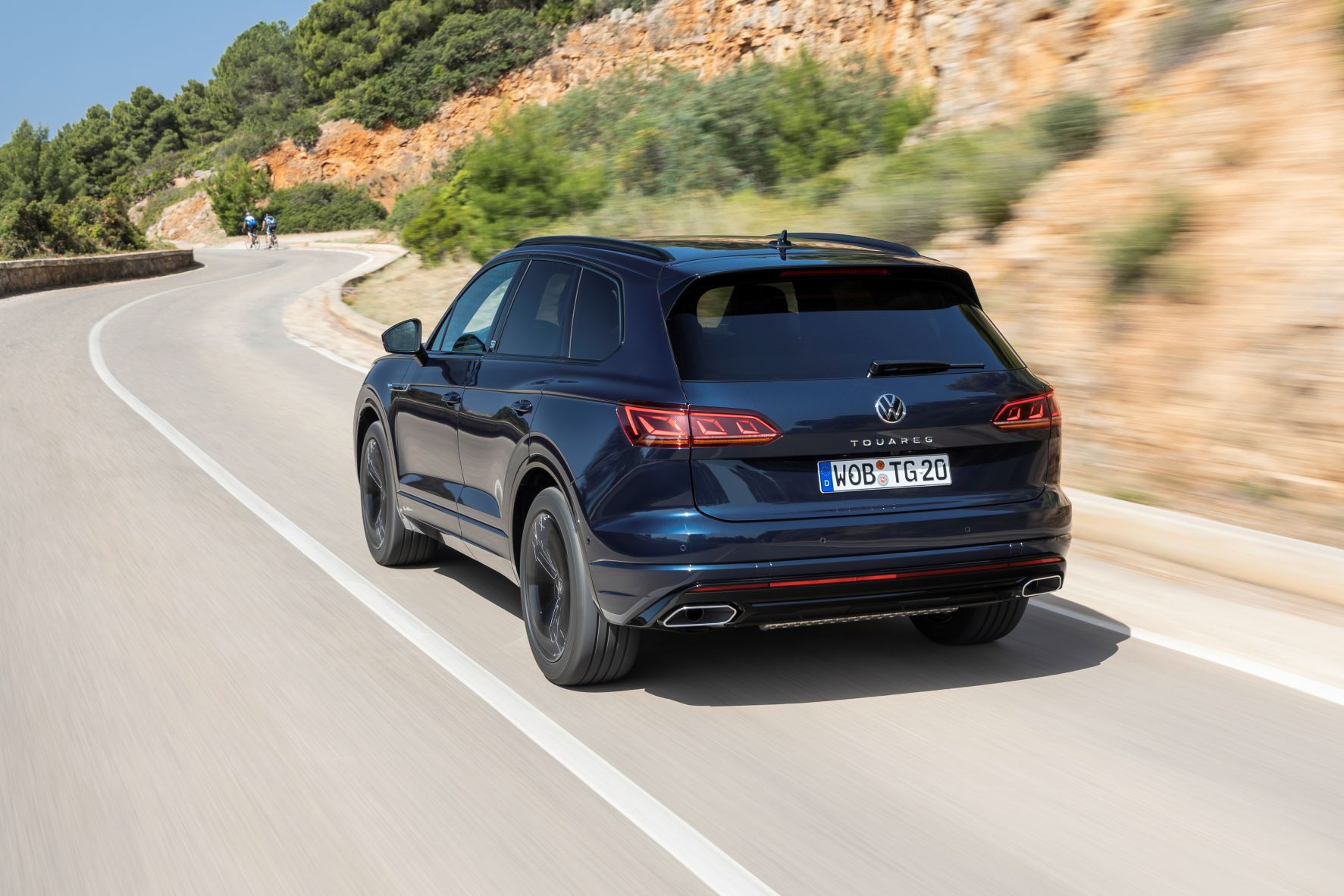 Rear three quarters view of a Volkswagen Touareg 'Edition 20' in motion