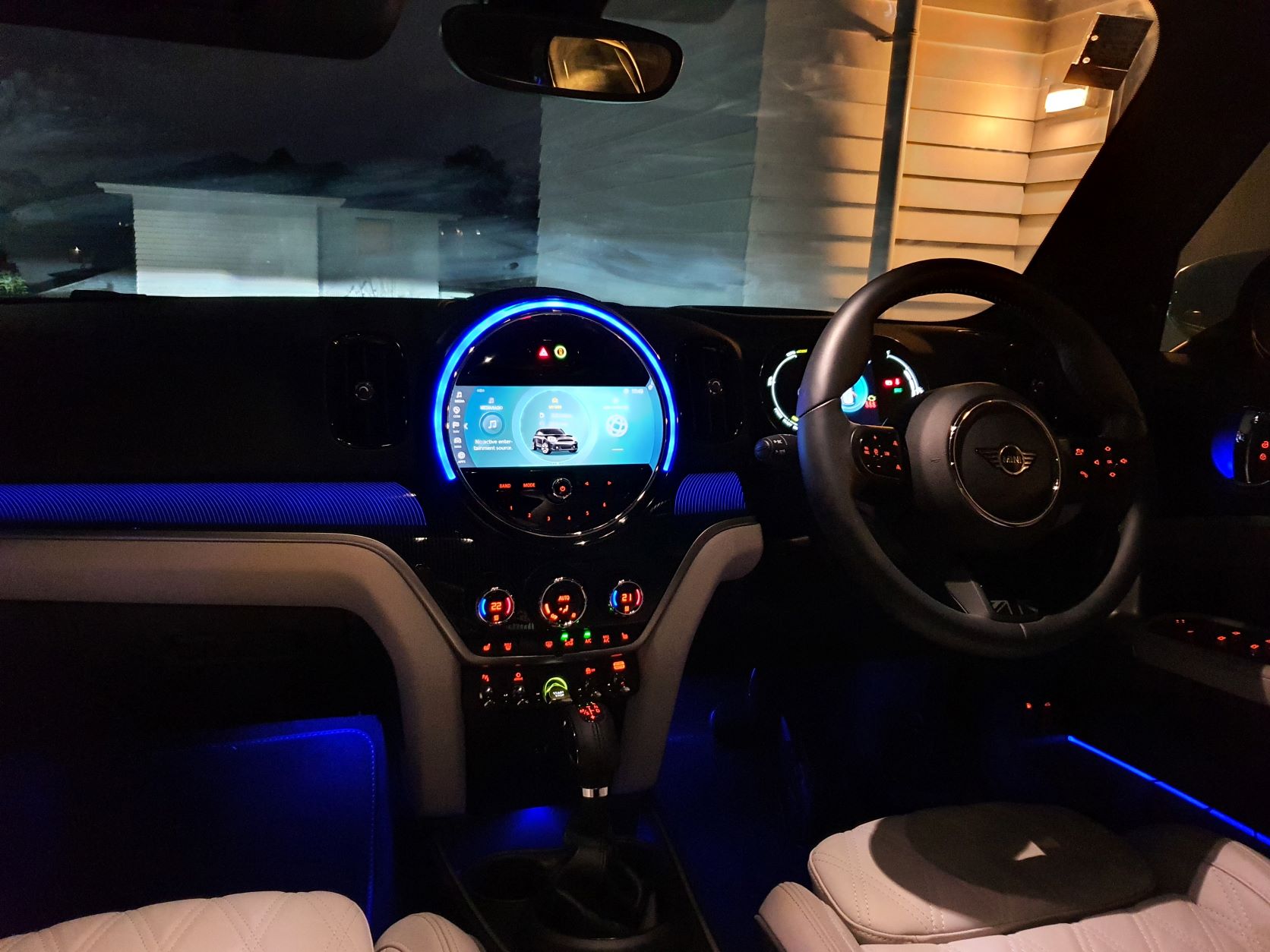Interior of the Mini Countryman Cooper S E All4