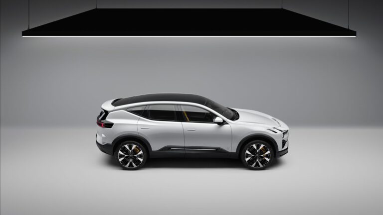 Polestar 3 SUV side view