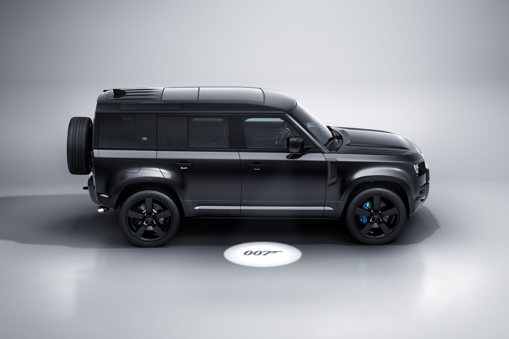 Land Rover Defender 007 Edition
