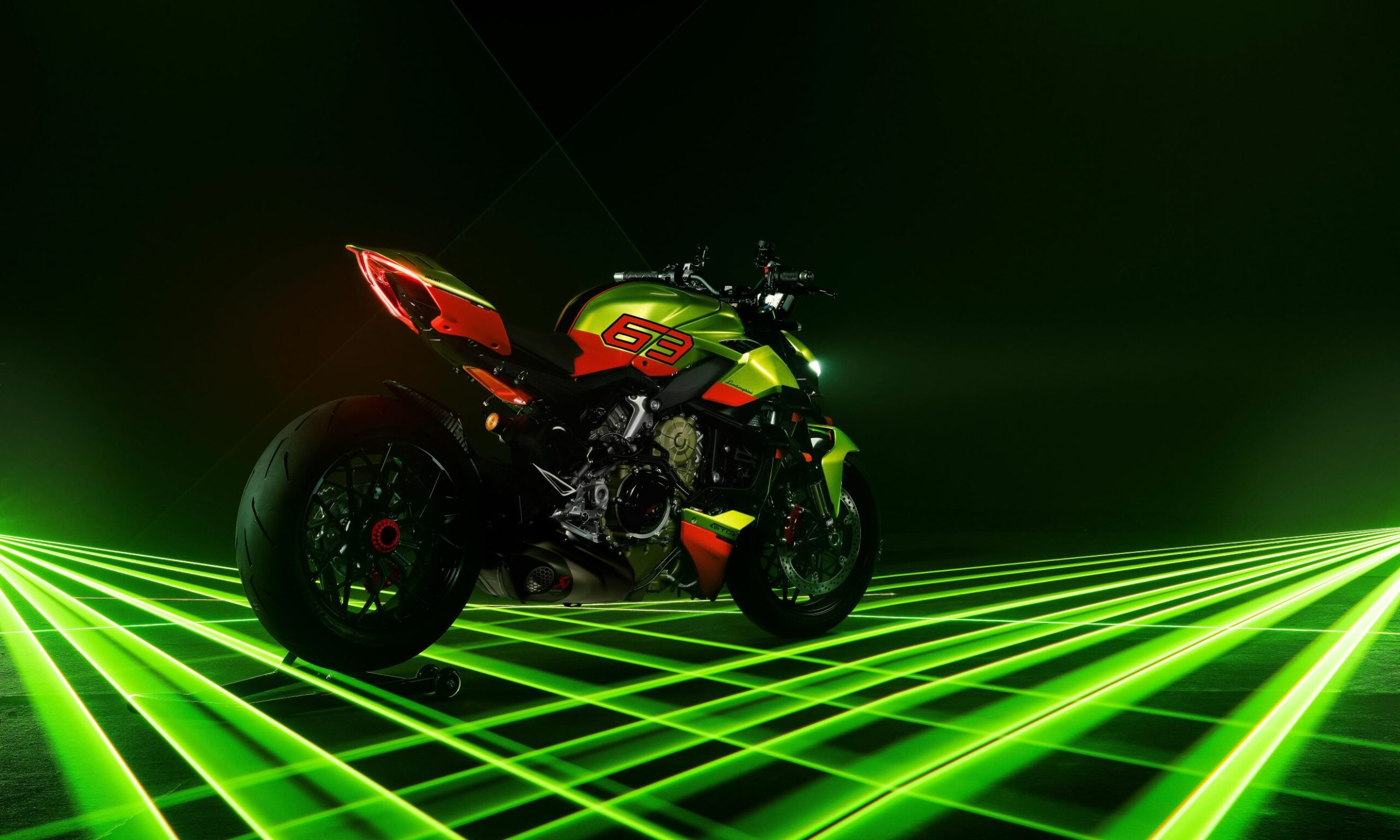 Rear view of the Ducati Streetfighter V4 Lamborghini in green and orange