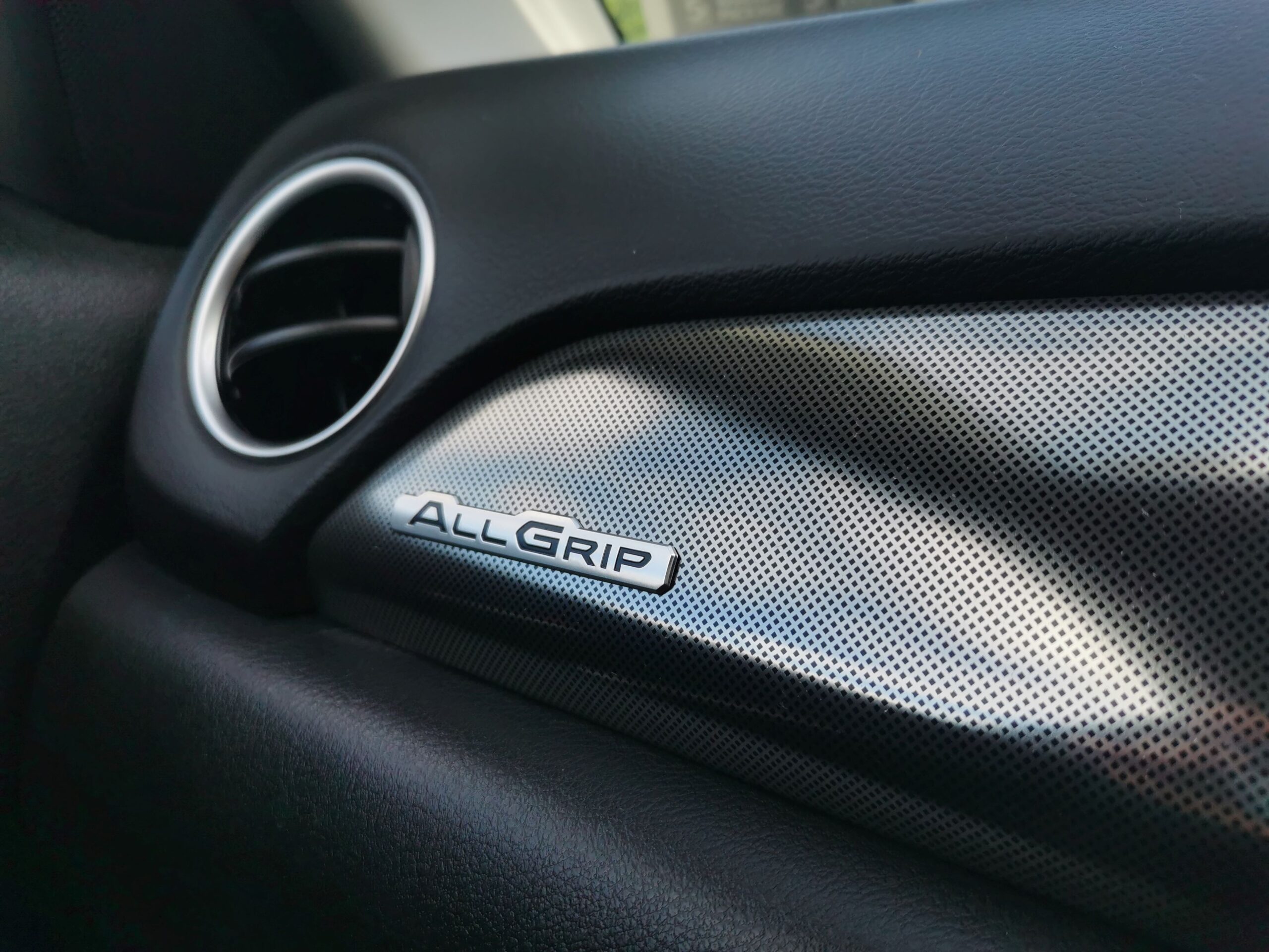 Suzuki Vitara Hybrid review NZ