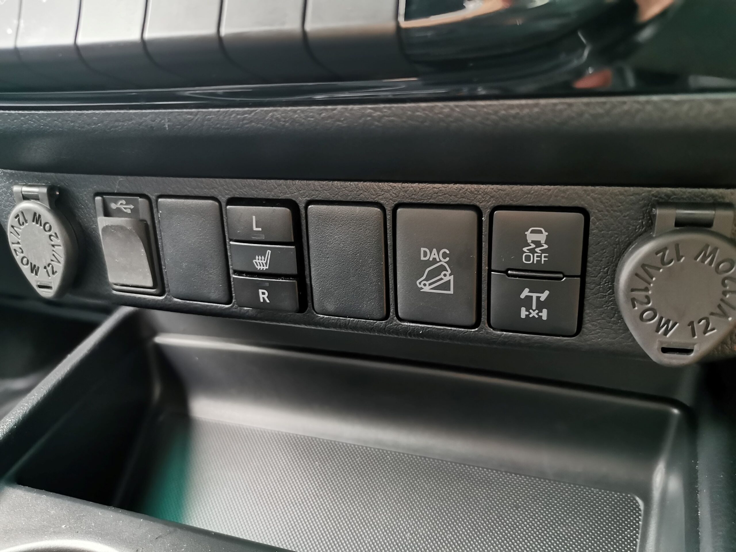 Toyota Hilux 4WD SR5 Cruiser Wide Track review NZ