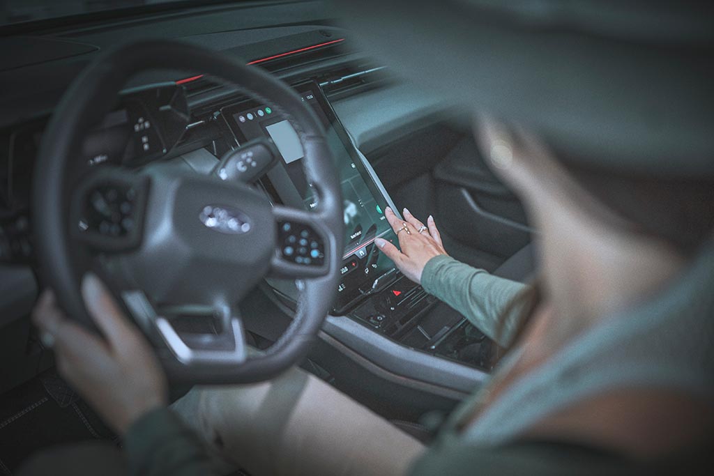 New Electric Ford Explorer Set to Charge Around The Globe with Record-Breaking Adventurer Lexie Alford