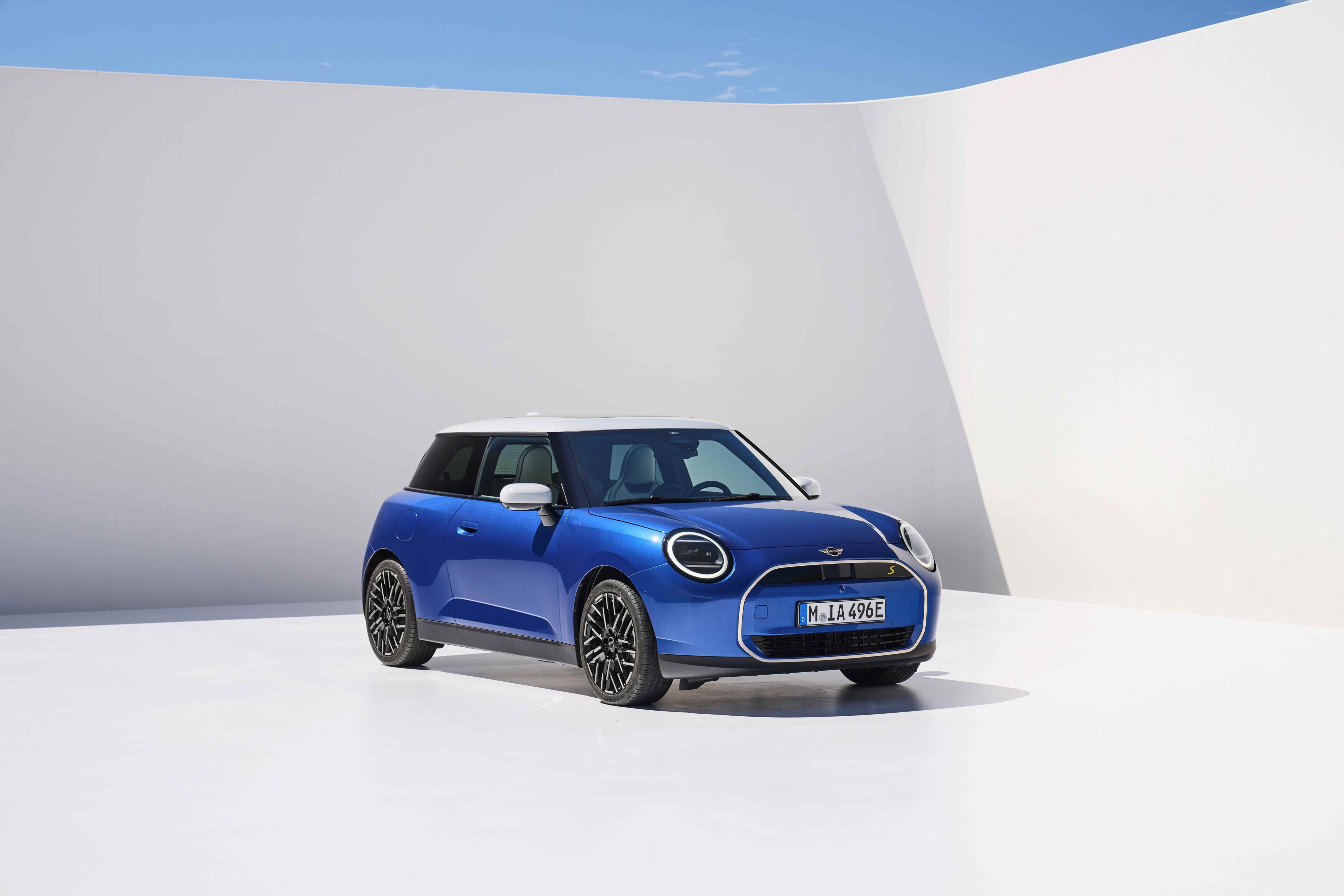 the new all-electric MINI Cooper