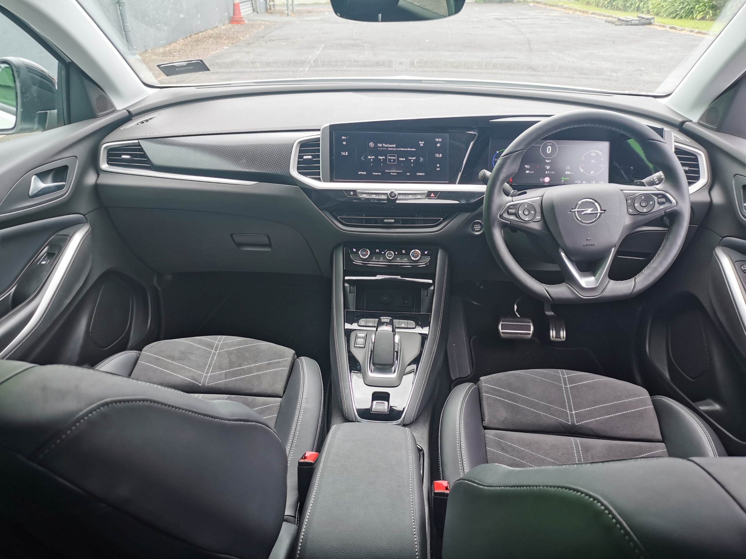Opel Grandland PHEV review