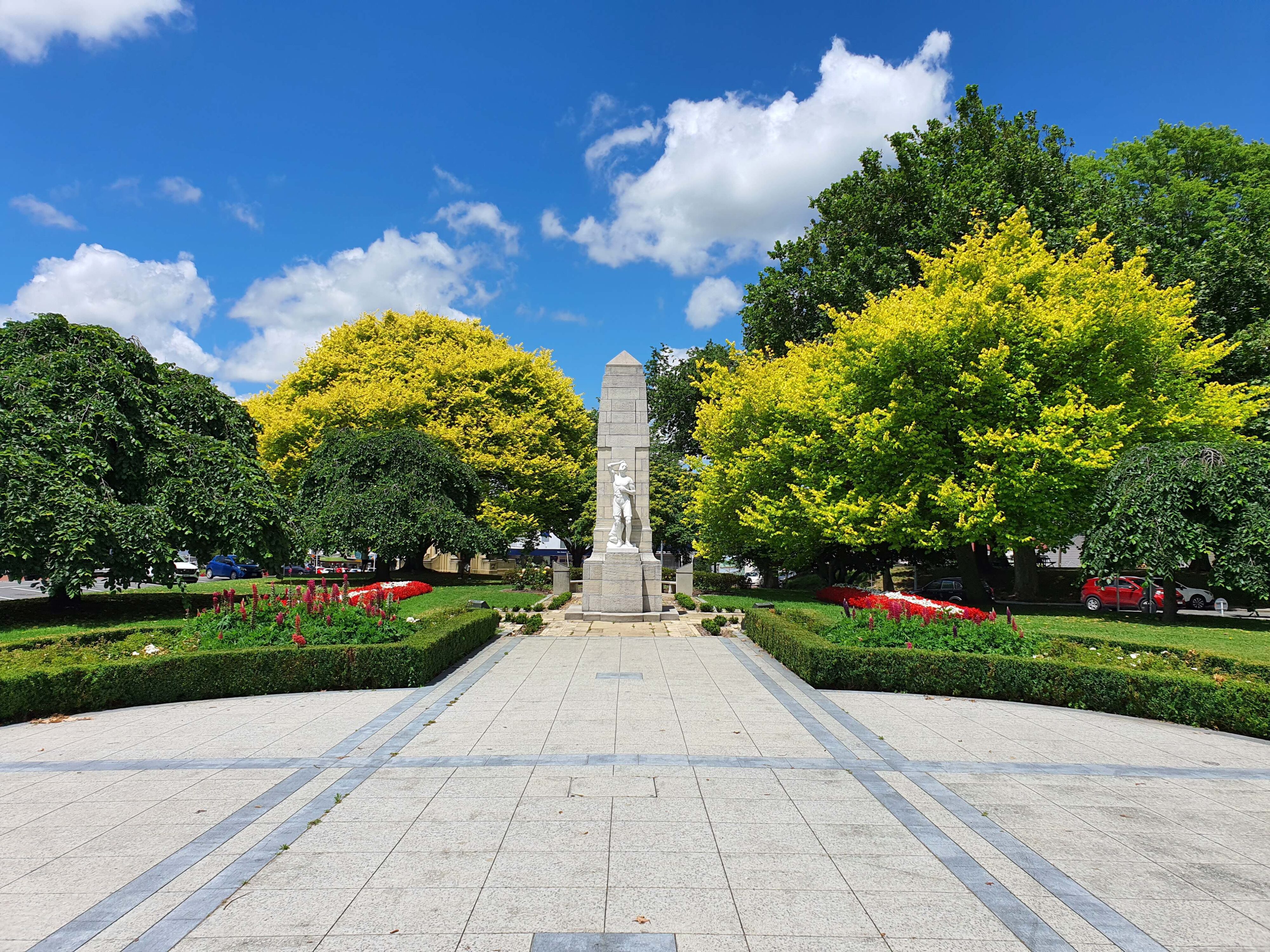 Photo of the WWI and WWII Memorial in Cambridge, Waikato, New Zealand.