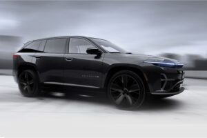 Motion shot of the new Jeep Wagoneer S in black.