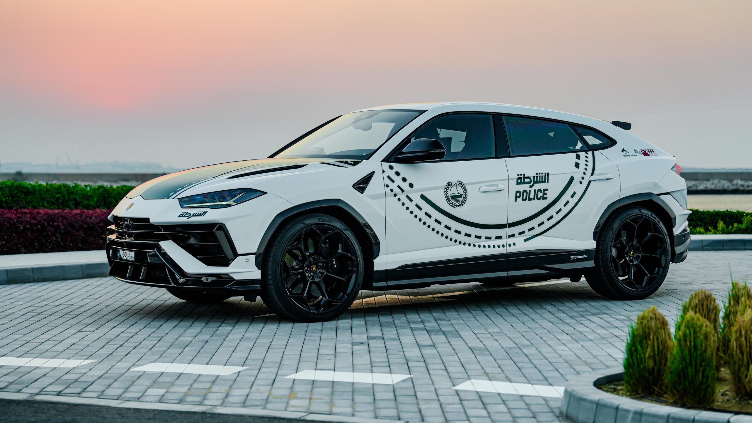 Front three quarters view of a Dubai Police Lamborghini Urus Performante.