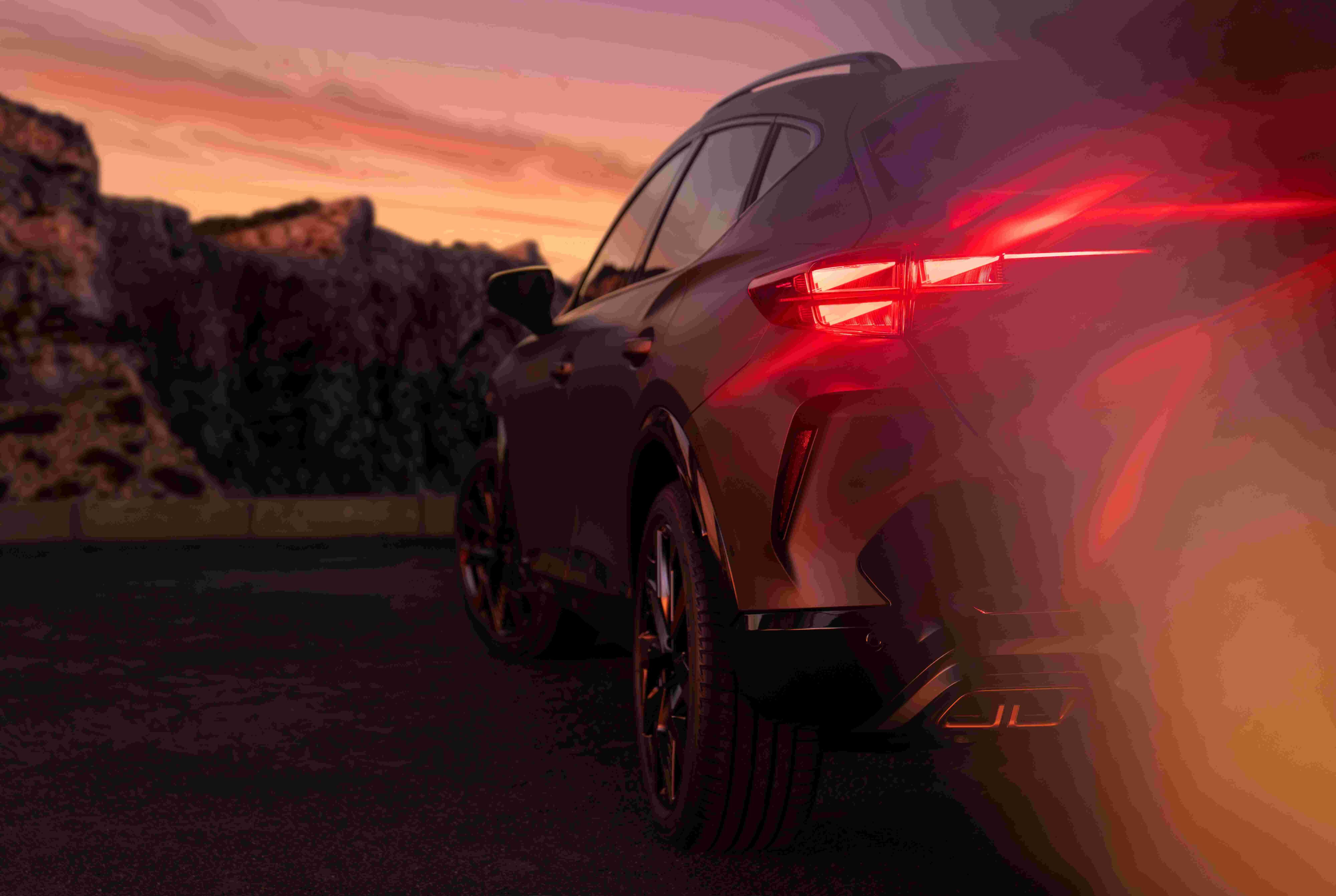 CUPRA unveils the new Formentor and Leon