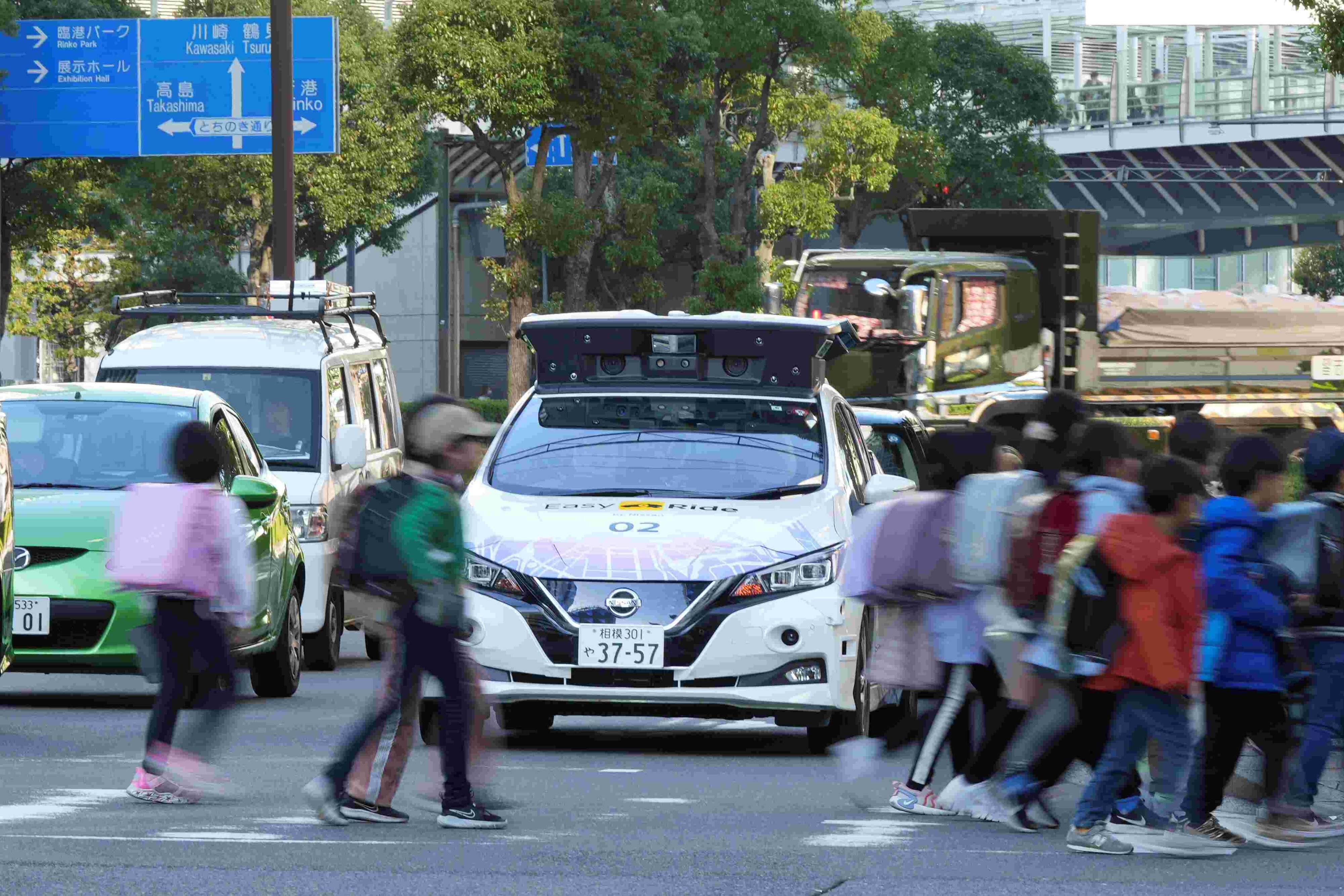 Nissan demonstrates autonomous-drive mobility