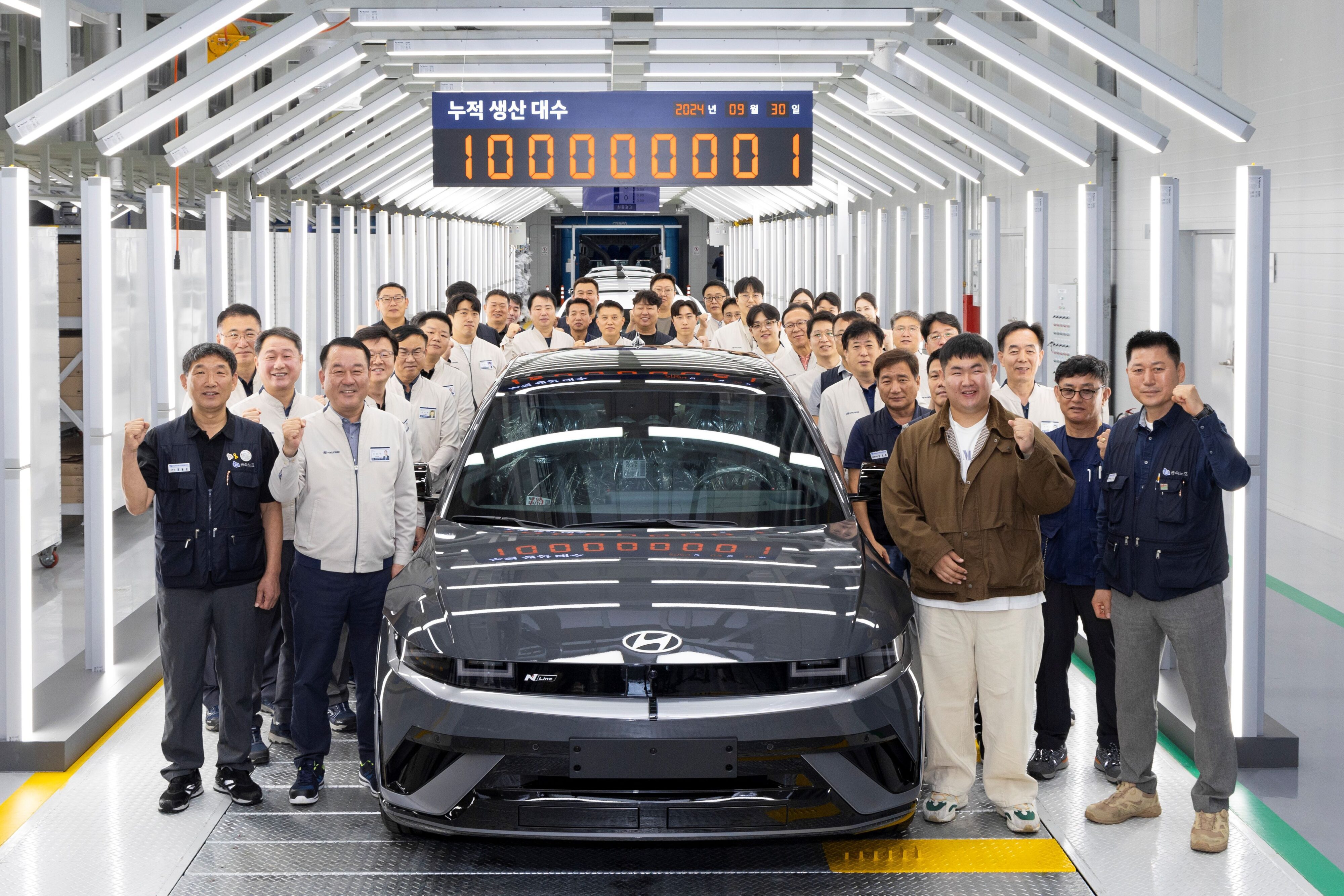 Hyundai's 100 millionth car being delivered to a customer in Ulsan, Korea.