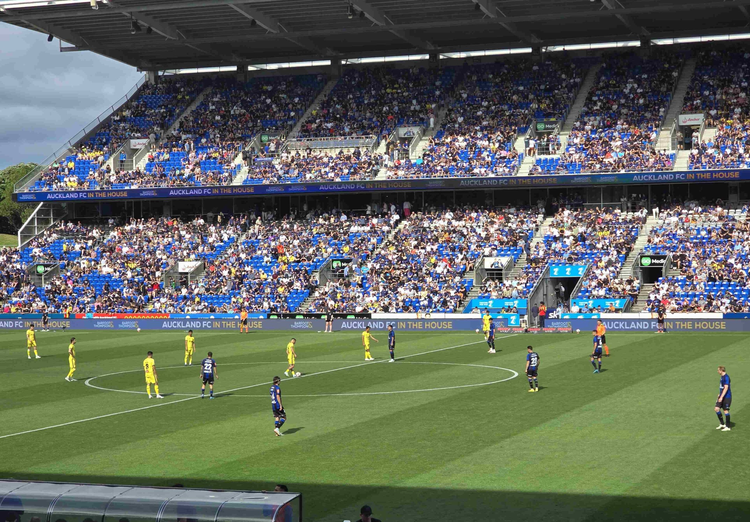 Auckland FC 2 - 1 Wellington Phoenix