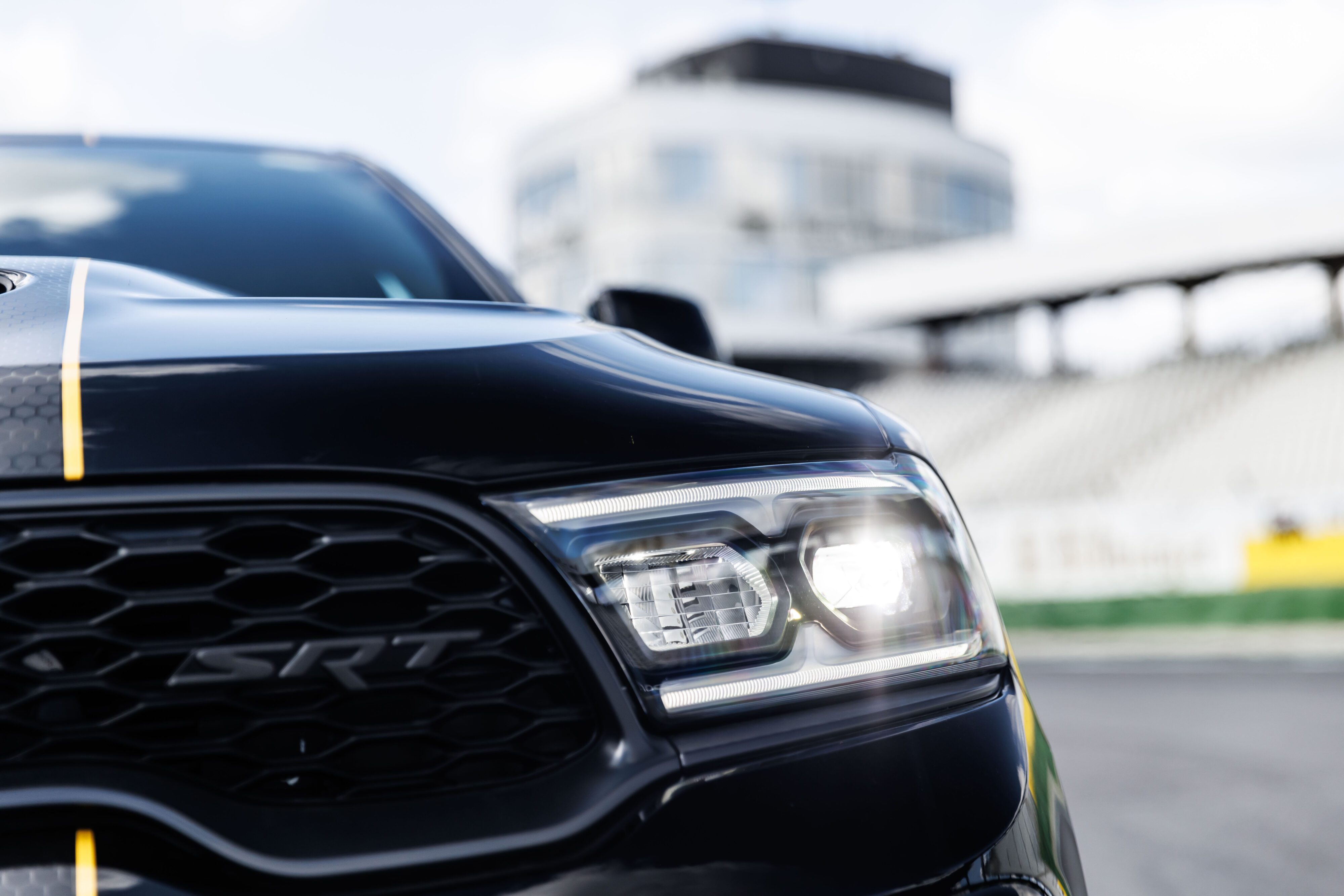 SRT badge on the front right of a Dodge Durango SRT 392 AlcHEMI