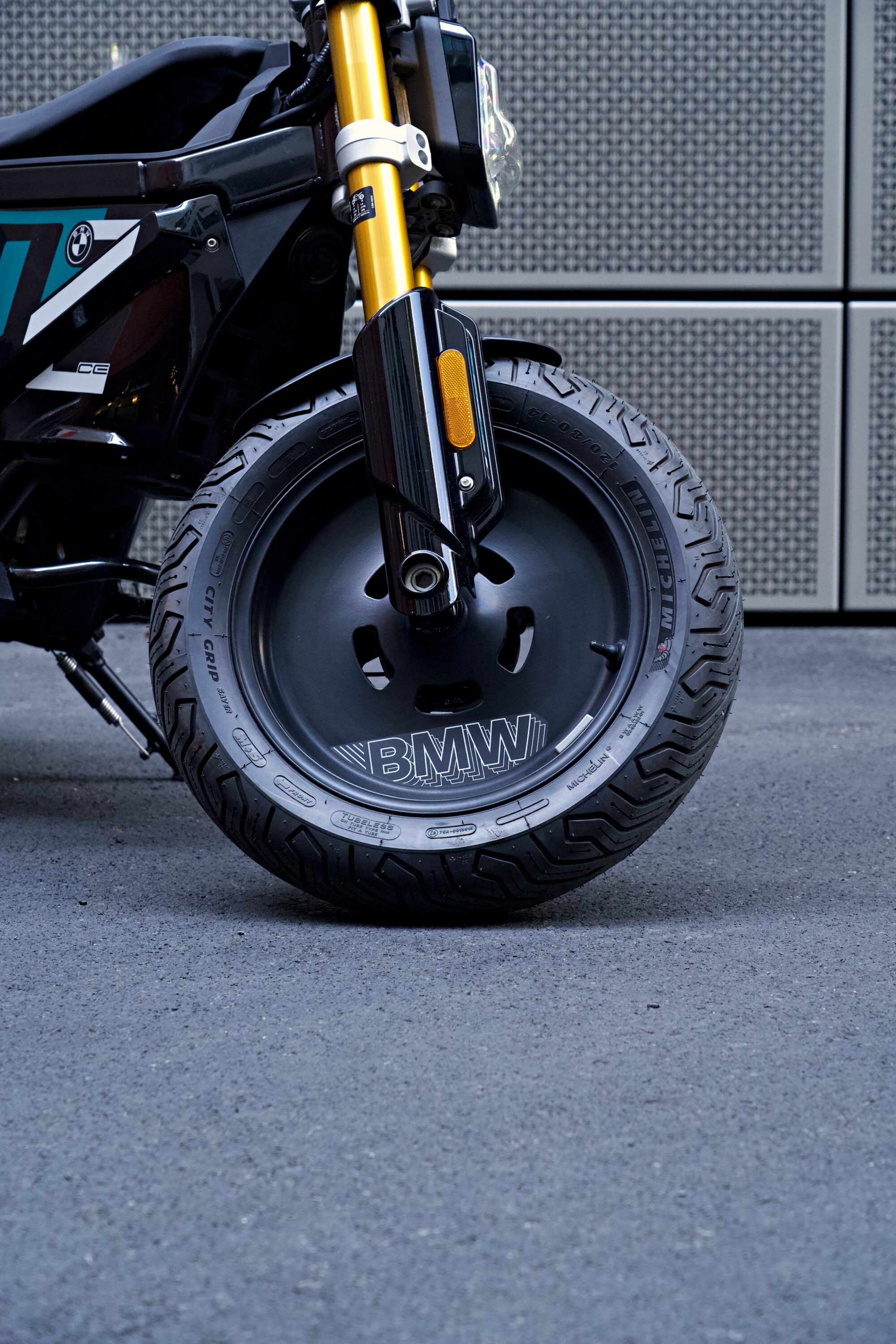 City Street Smarts - BMW CE 02 Review