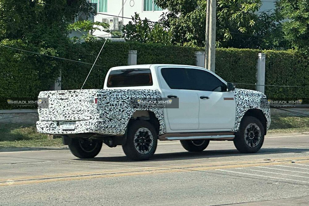 2026 Toyota HiLux Spy Shots
